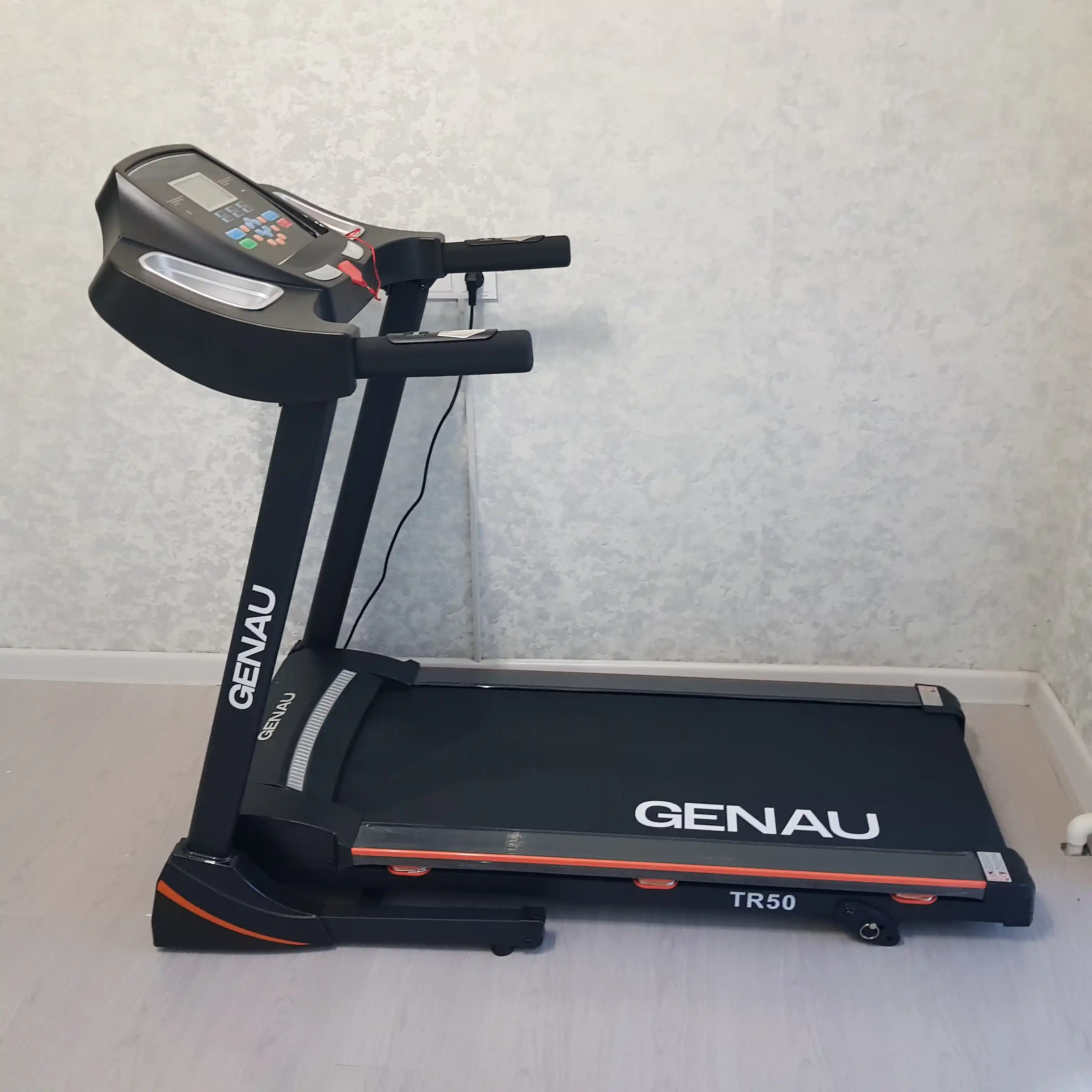 Беговая дорожка Genau TR50, электродвигатель Schlumdenger, вес 120 кг, RT2-10A