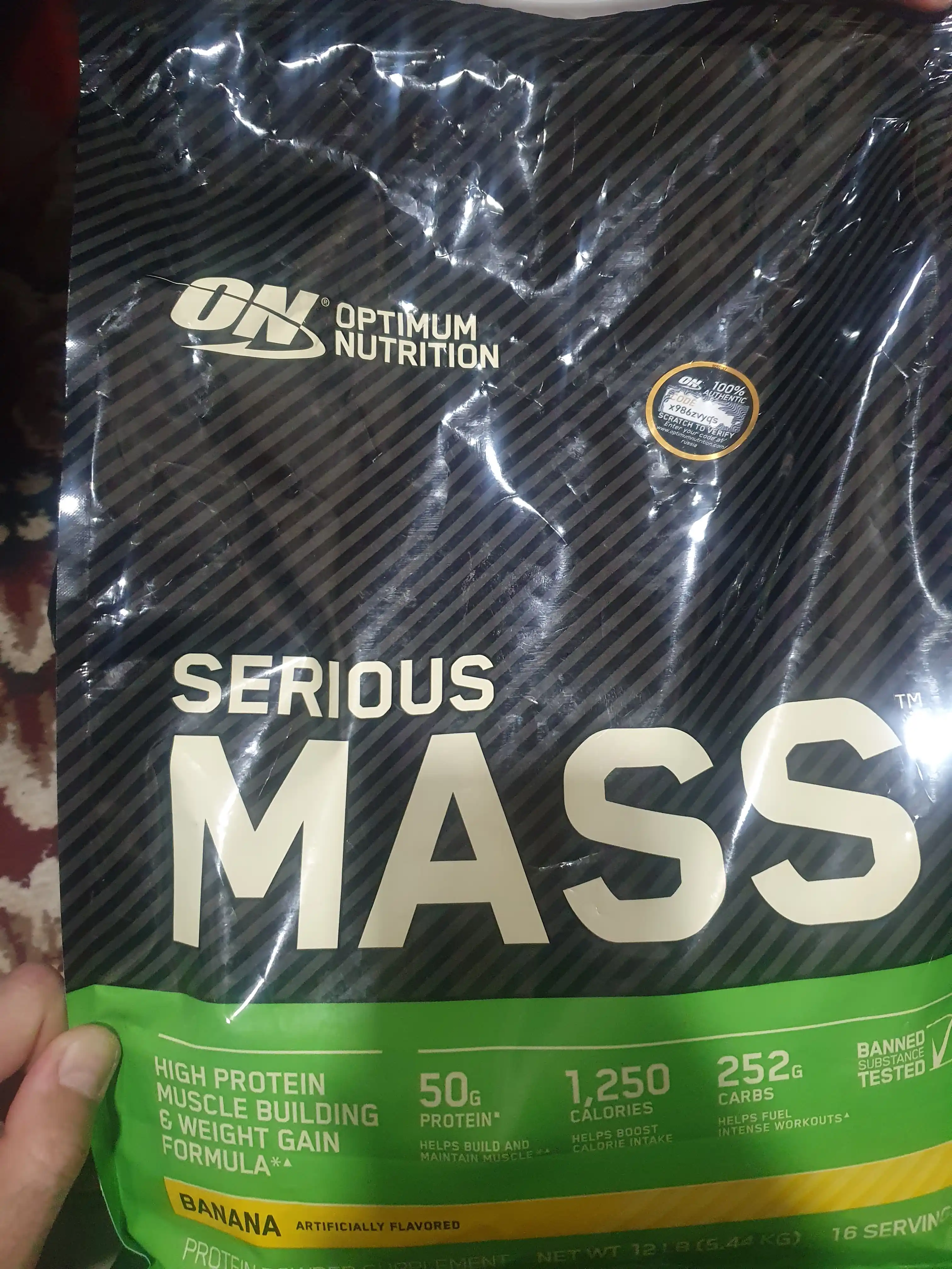 Stikerli Amerika geyneri Serious Mass Optimum Nutrition, 5.5 kg, 5 gr creatin tarkibida