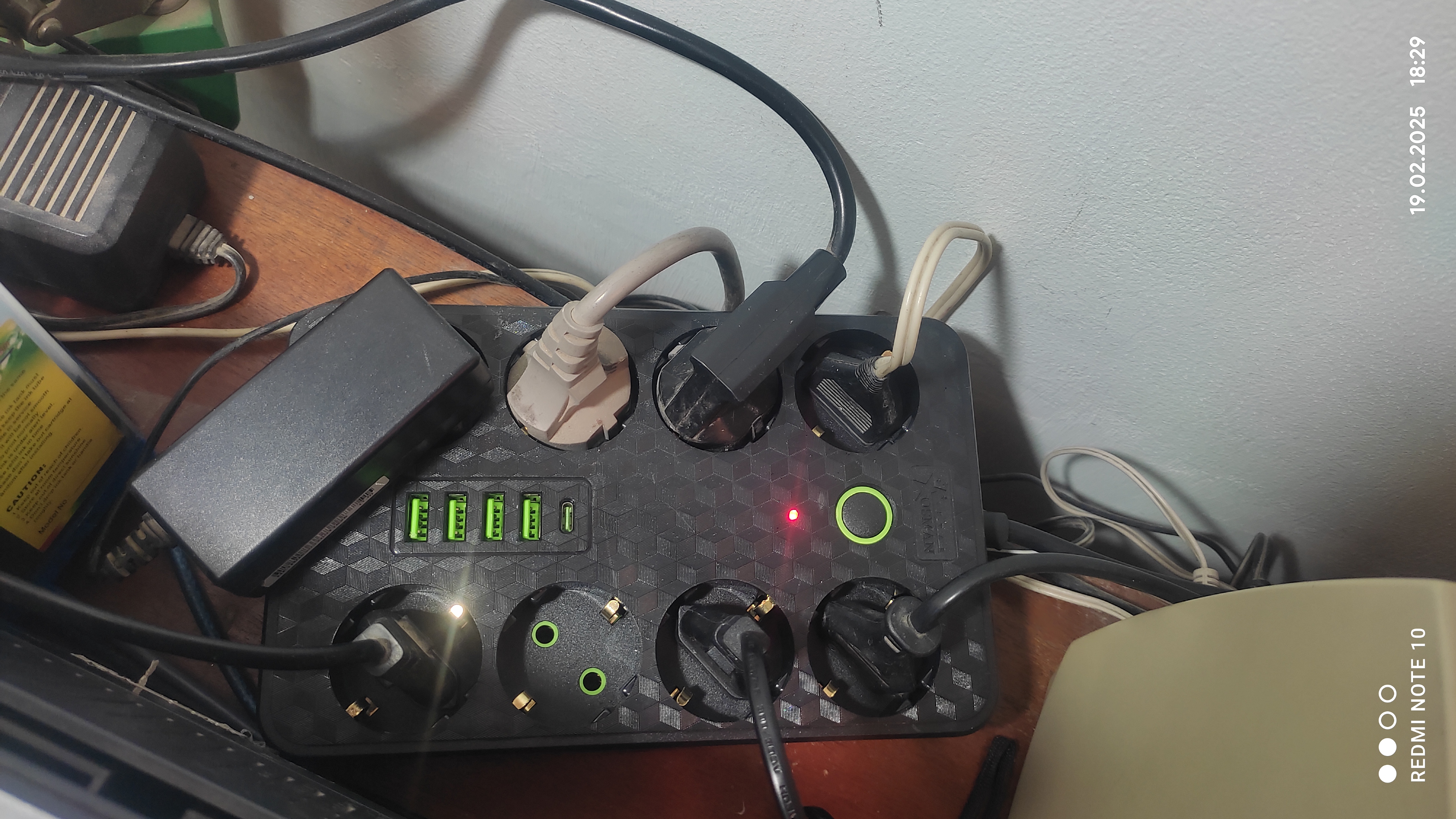 Удлинитель электрический, сетевой фильтр пилот с предохранителем, с USB и Type-C