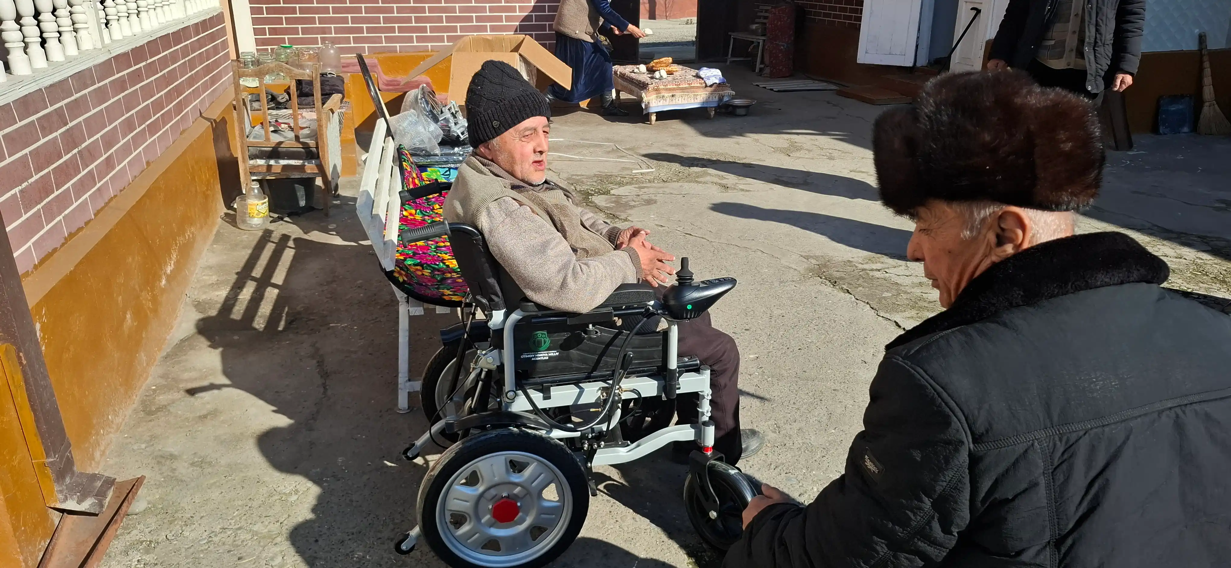 Кресло-коляска инвалидная с электроприводом