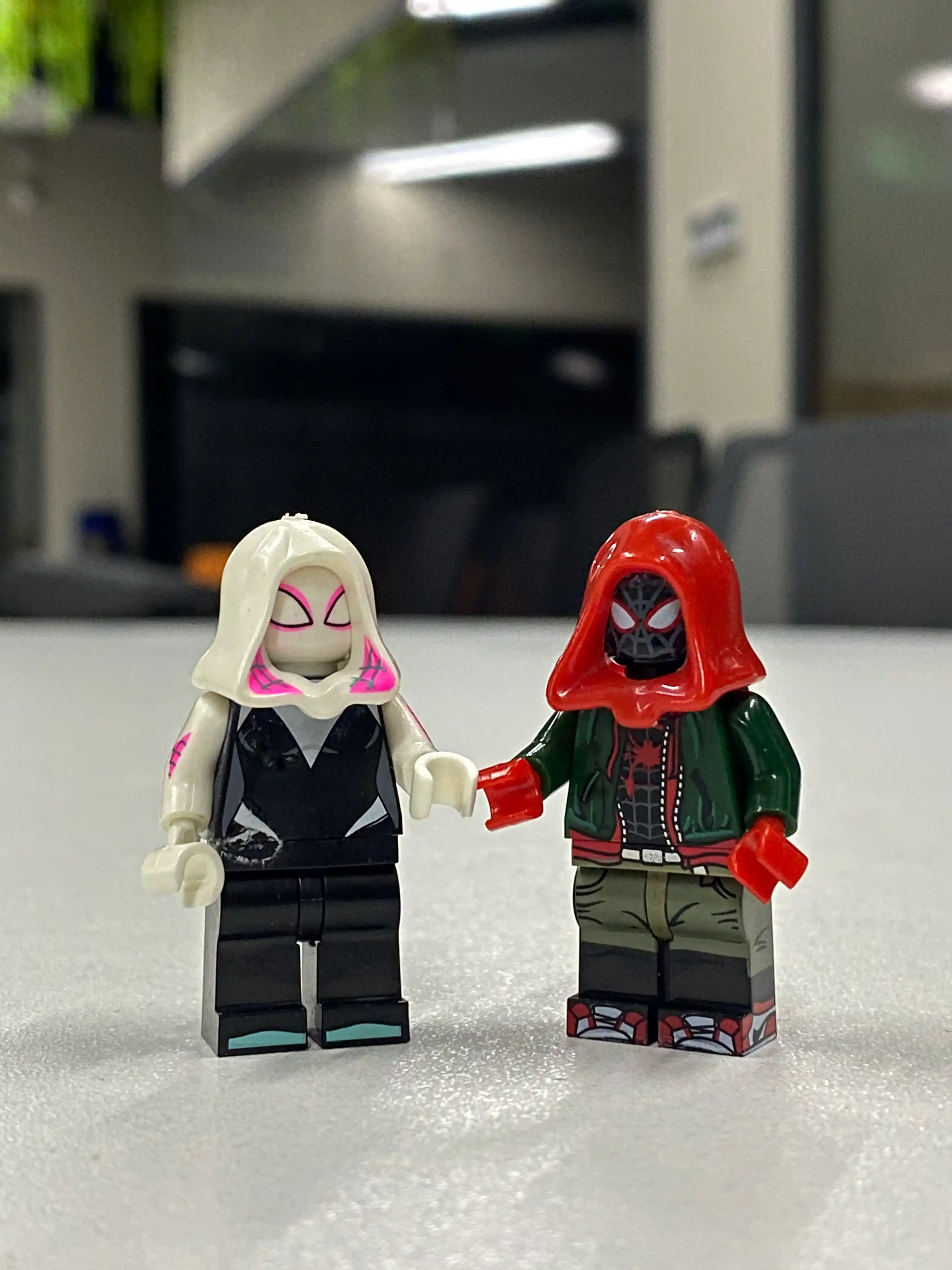 Парные брелоки в стиле Lego "Человек-Паук и Гвен Стейси"