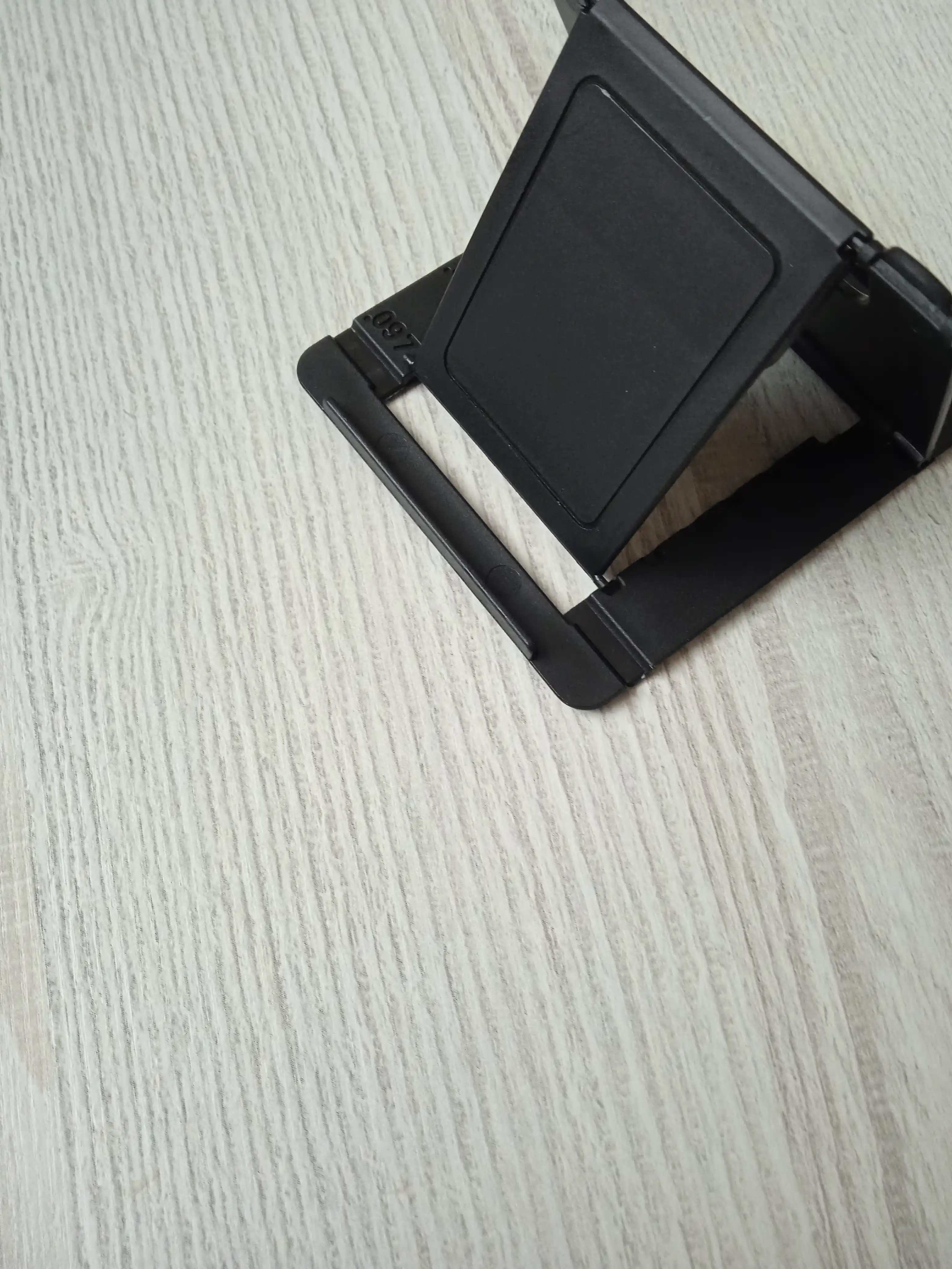 Подставка для телефонов, 7*8 см