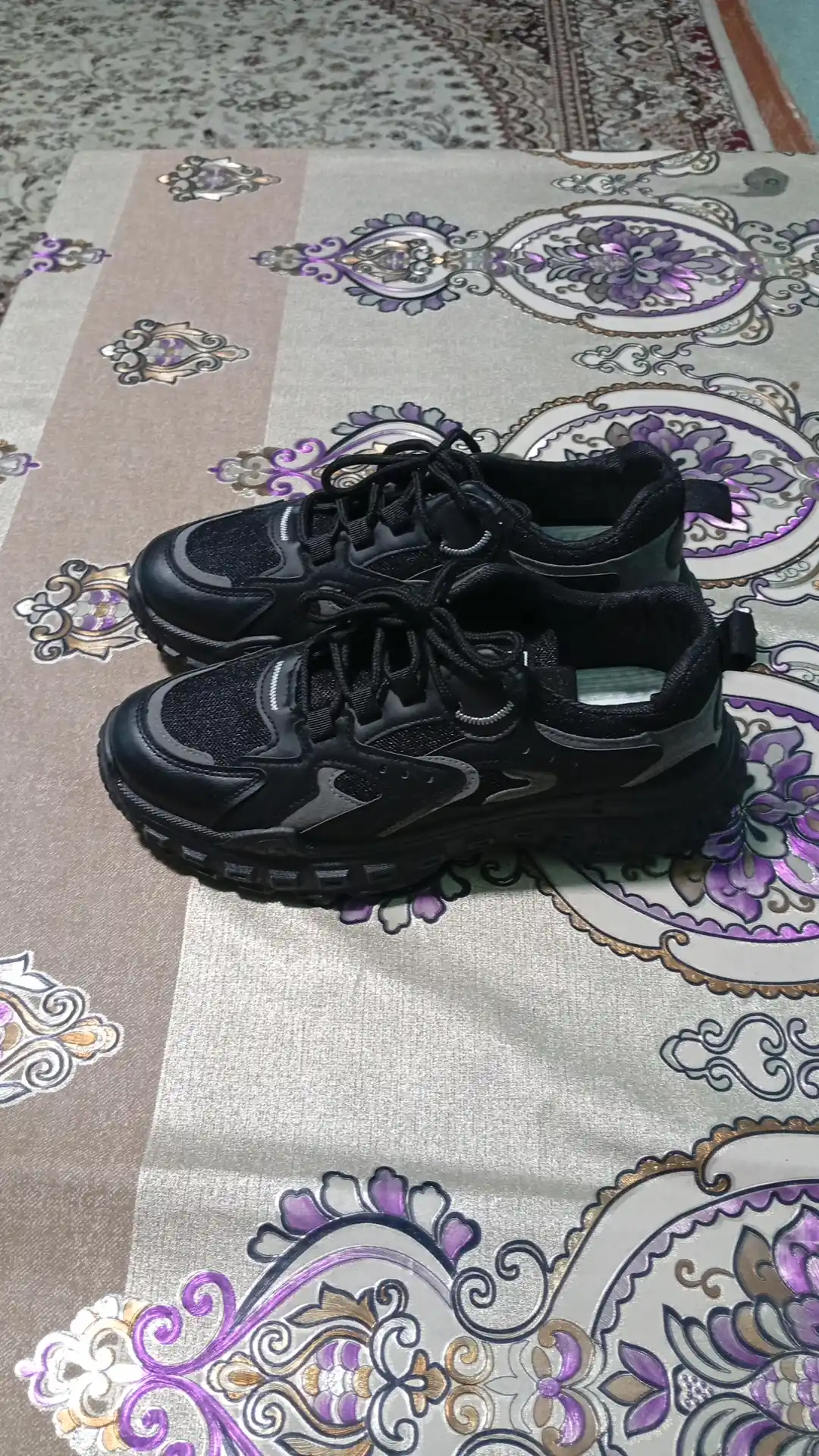 Erkaklar uchun demi-mavsumiy MIRS SHOES krossovkalari, baland taglikda, 1 o‘lchamga kichik