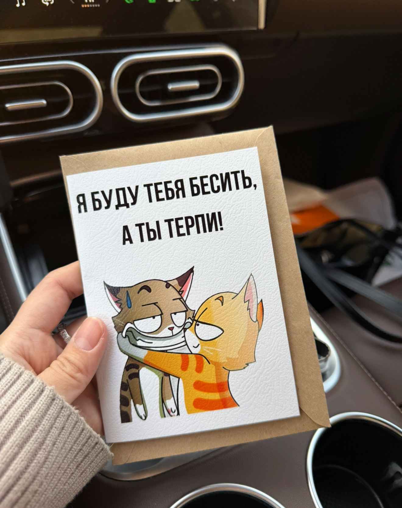 Porno videoni tomosha qiling: Opa egilib, uka qarshilik qila olmadi Milfning erotik fotosuratlari