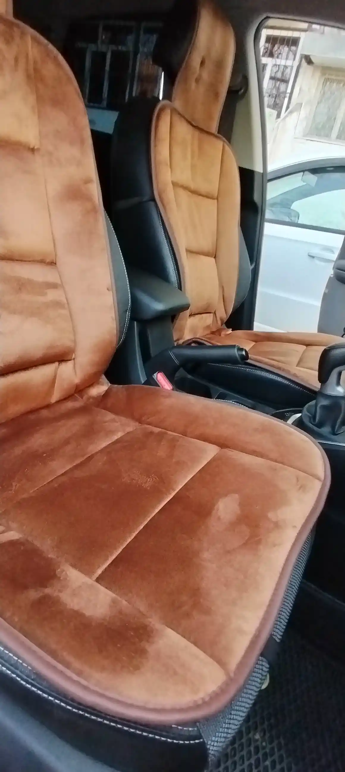 Универсальная накидка на сиденье автомобиля