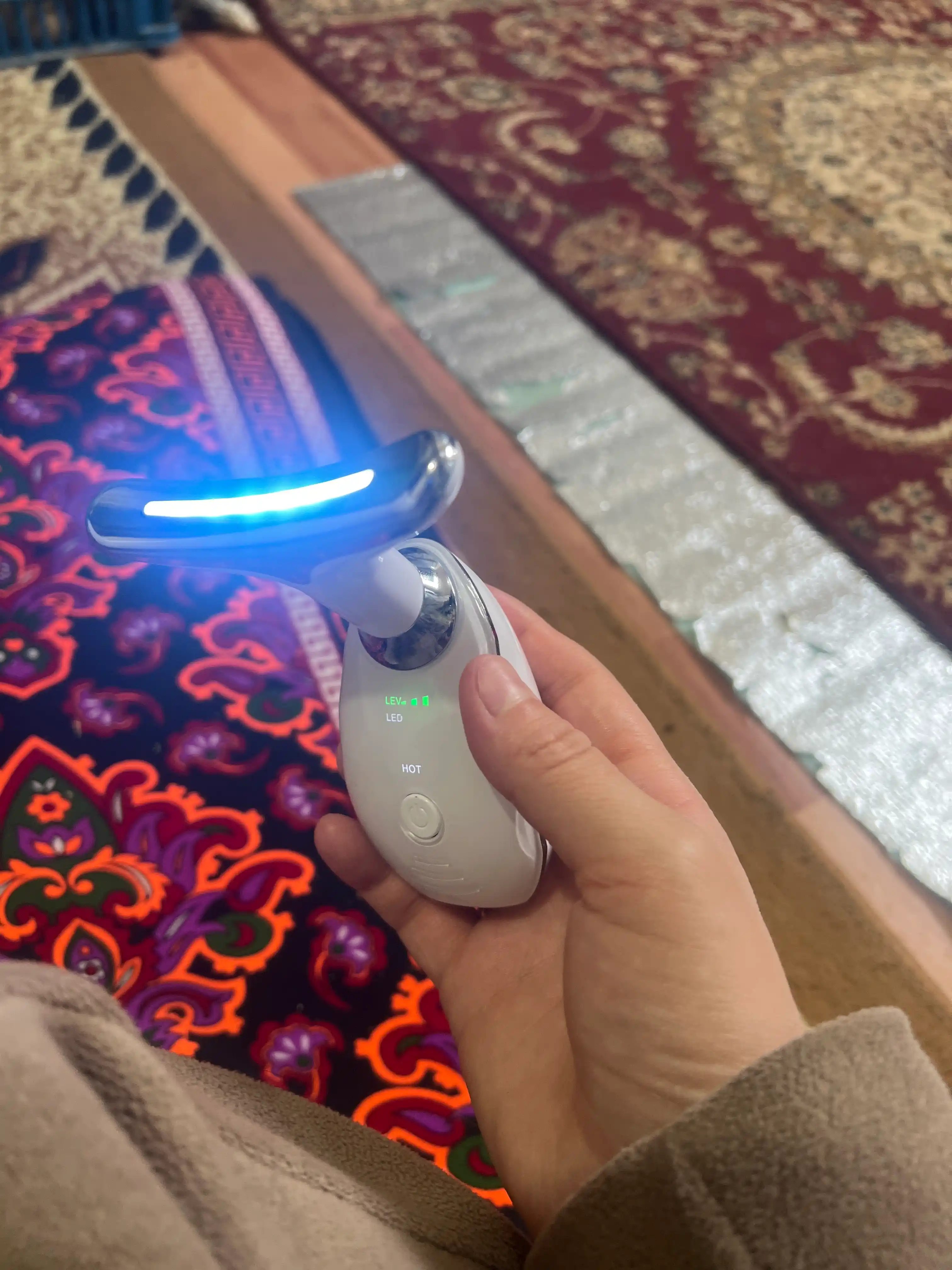 Косметический массажер для лица