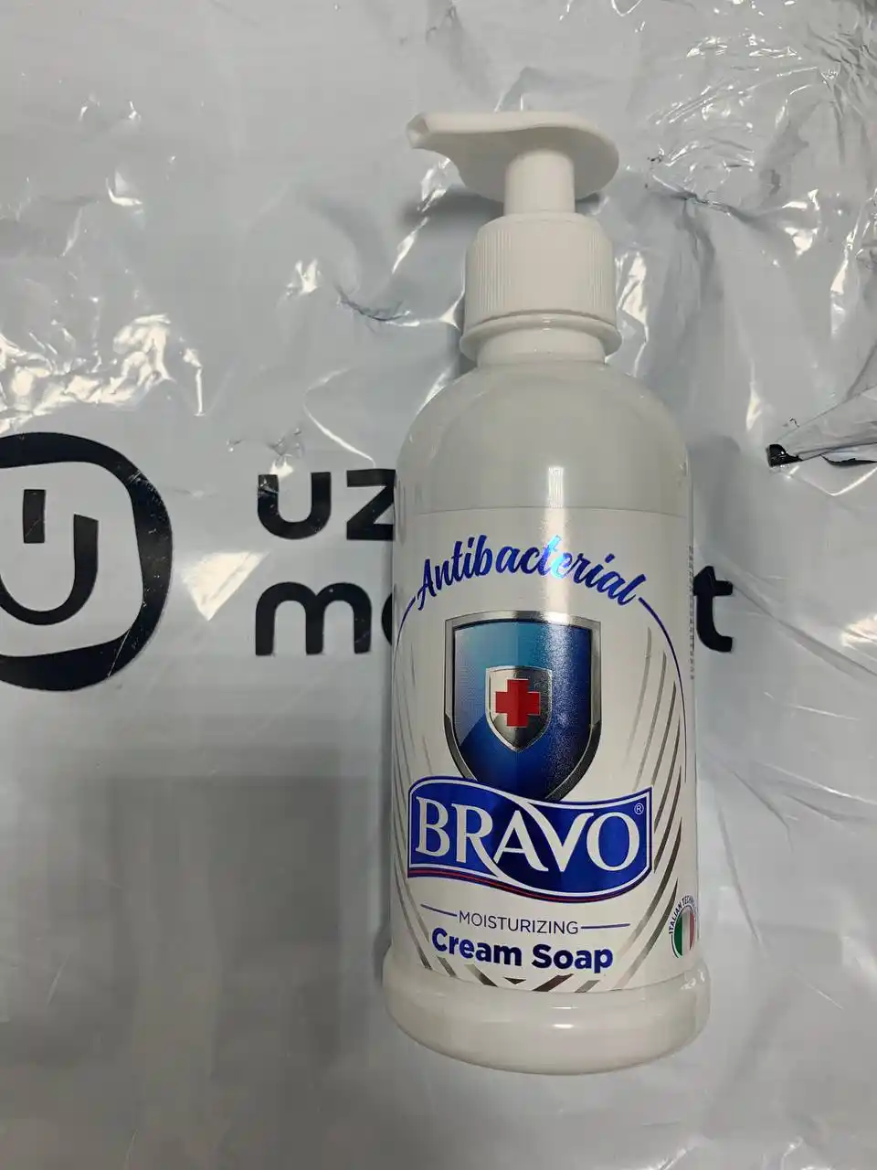 Жидкое крем-мыло для рук BRAVO Antibacterial, 300 мл