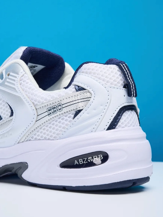 Ayollar uchun krossovkalar NEW Balance 530