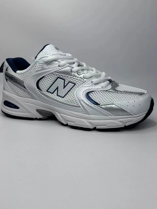 Ayollar uchun krossovkalar NEW Balance 530
