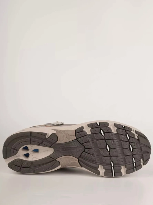 Ayollar uchun krossovkalar NEW Balance 530