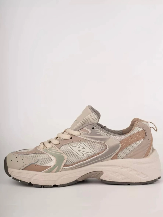 Ayollar uchun krossovkalar NEW Balance 530