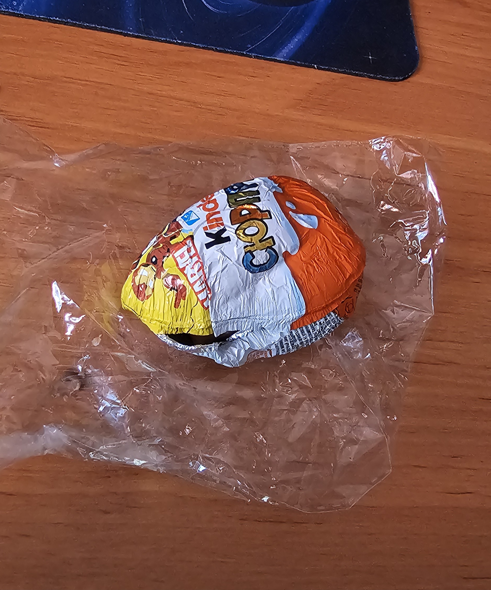Яйцо Kinder surprise, из молочного шоколада "Марвел"