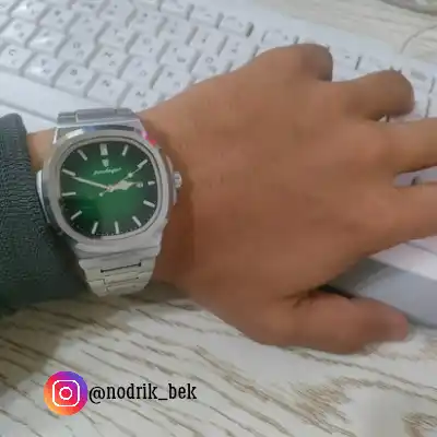 Erkaklar qo‘l soati, kvars, sovg‘a sifatida