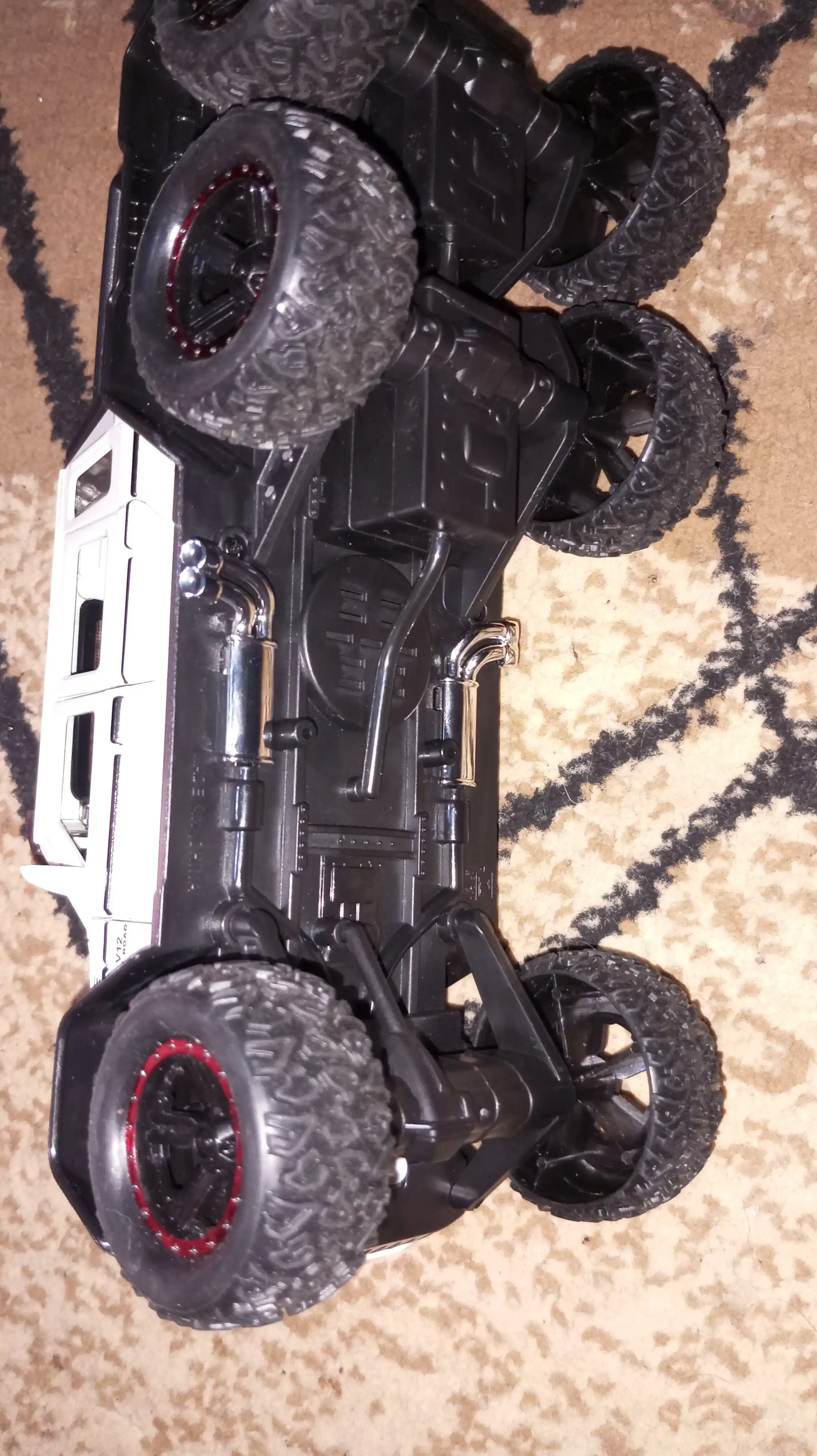 FIDGO avtomobil modeli, Mercedes G63 AMG 6x6