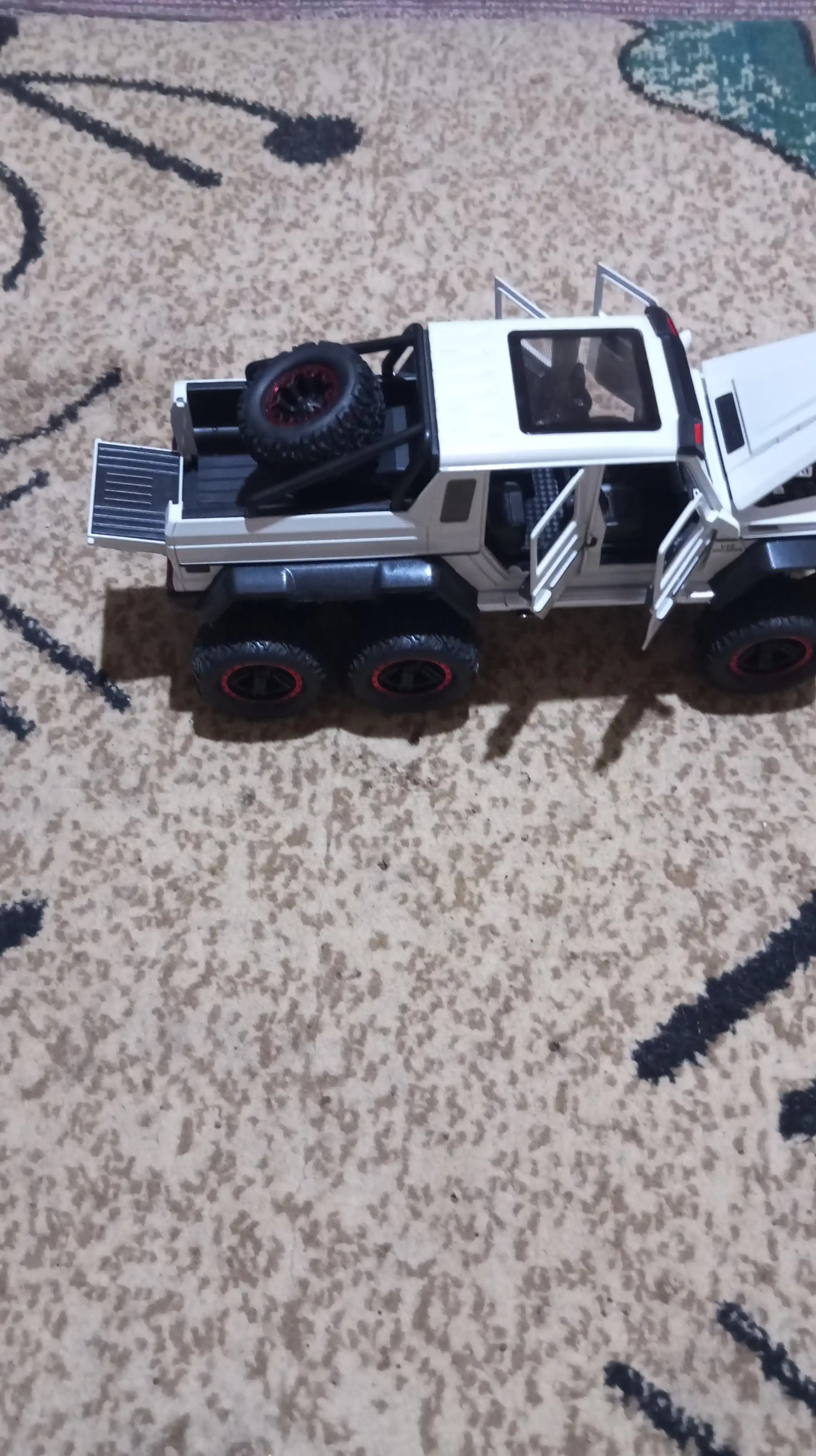 FIDGO avtomobil modeli, Mercedes G63 AMG 6x6