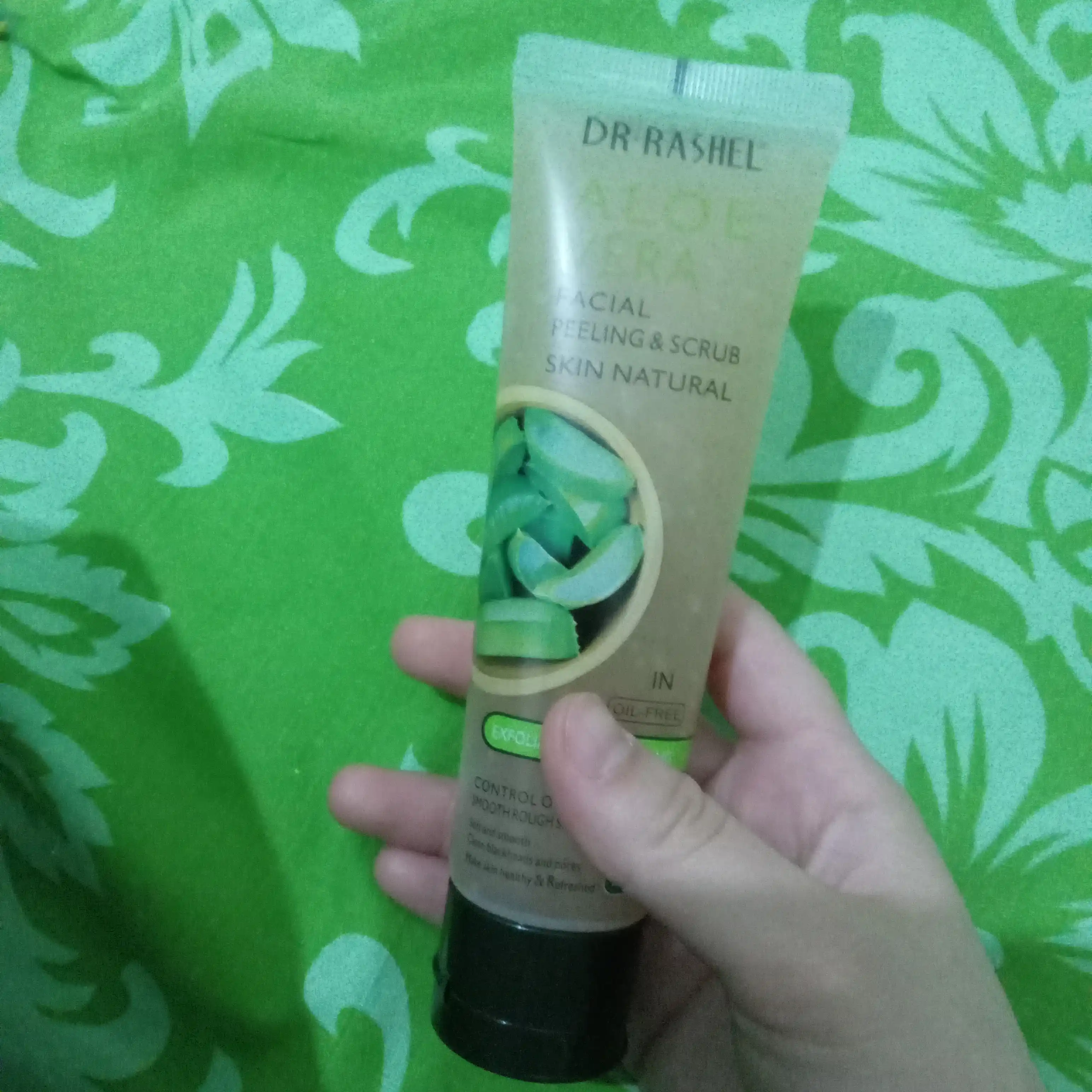 Aloe vera ekstrakti bilan yuz uchun namlantiruvchi piling-skrab, Dr. Rashel, 100 ml