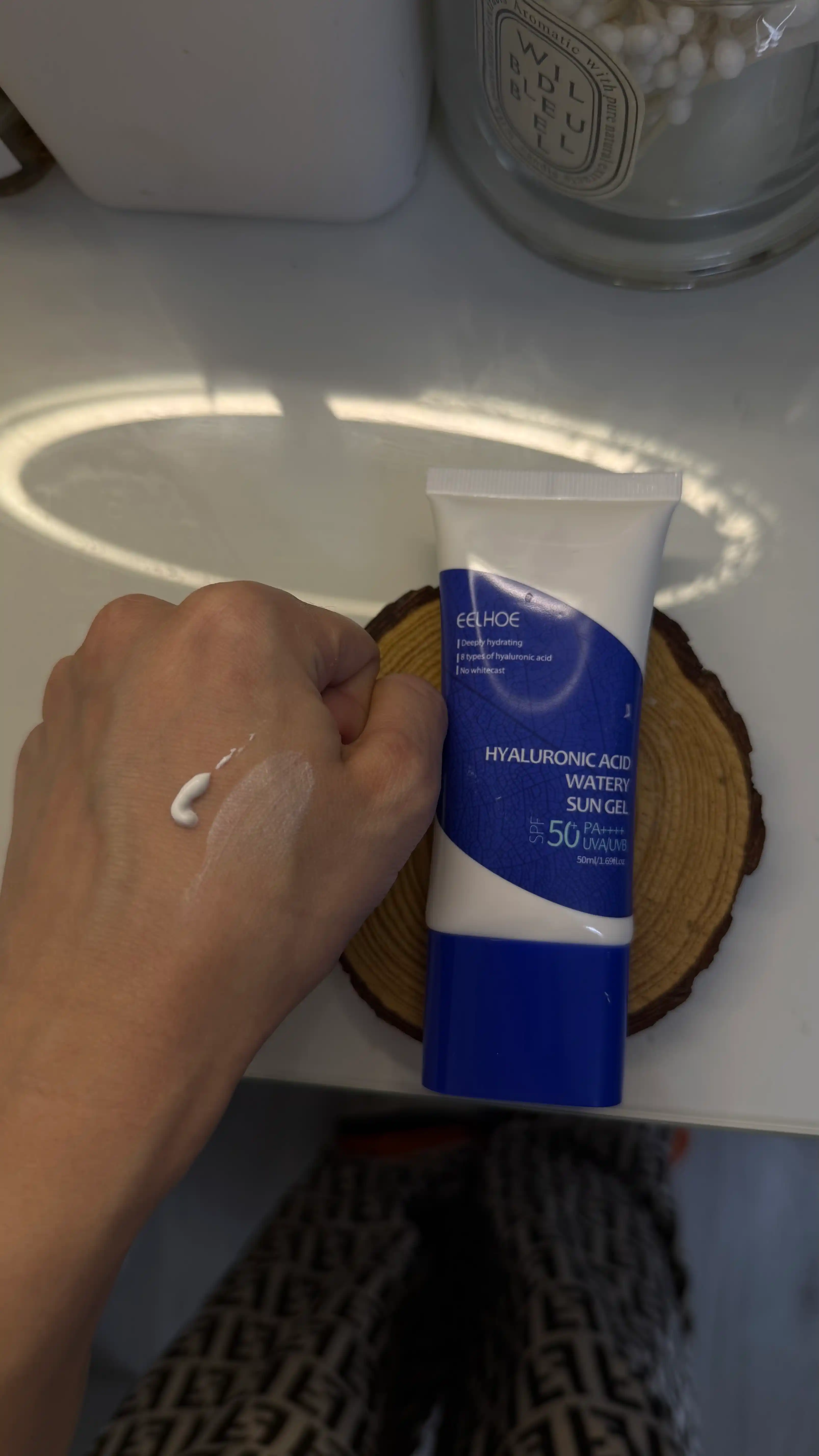 Yuz va tana uchun quyoshdan himoyalovchi gel, sprey, oqartiruvchi, namlantiruvchi, SPF 50+
