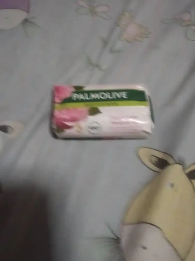 Yuvinish sovuni Palmolive Naturel, Nafosat tuyg‘usi atirgul yaproqlari ekstrakti va sut bilan, 90 gr