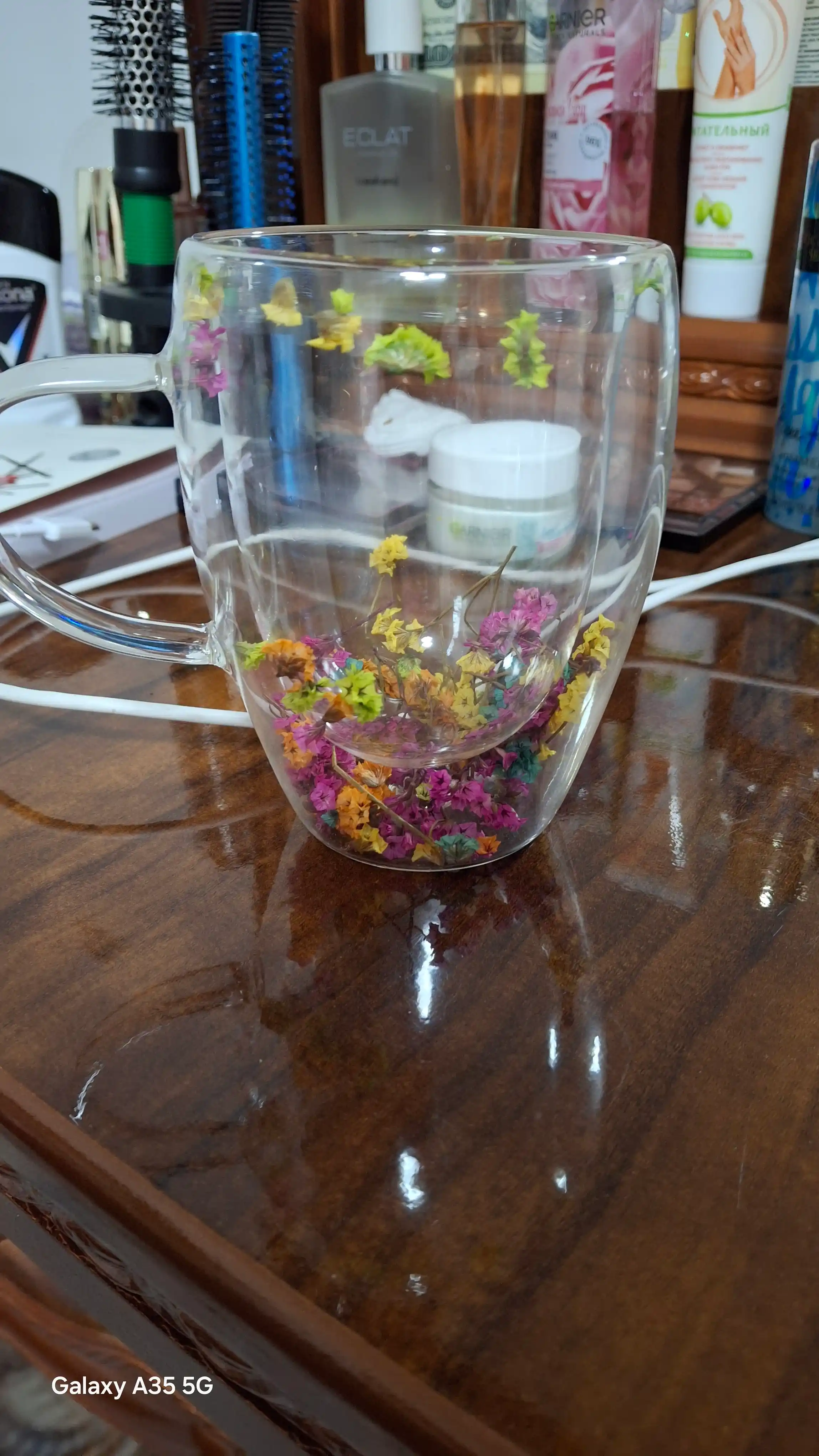 Shisha krujka, ikki devorli va gulli