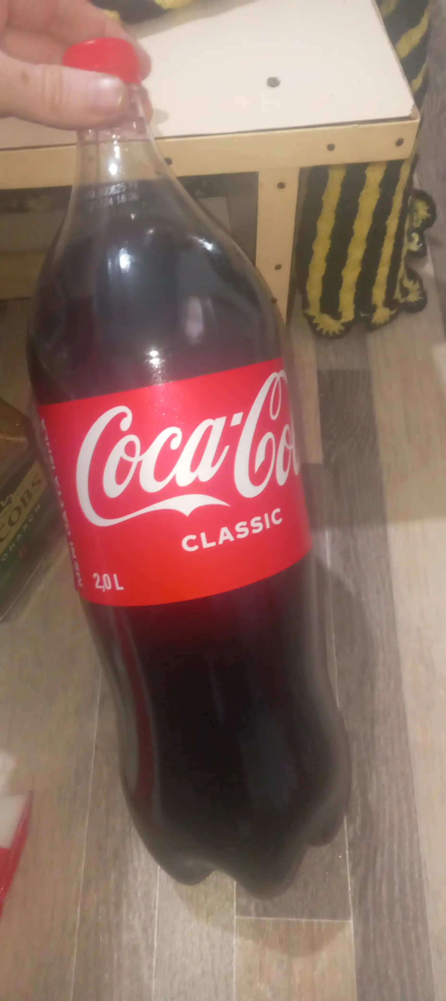 Gazlangan ichimlik Coca-Cola, 2 litr