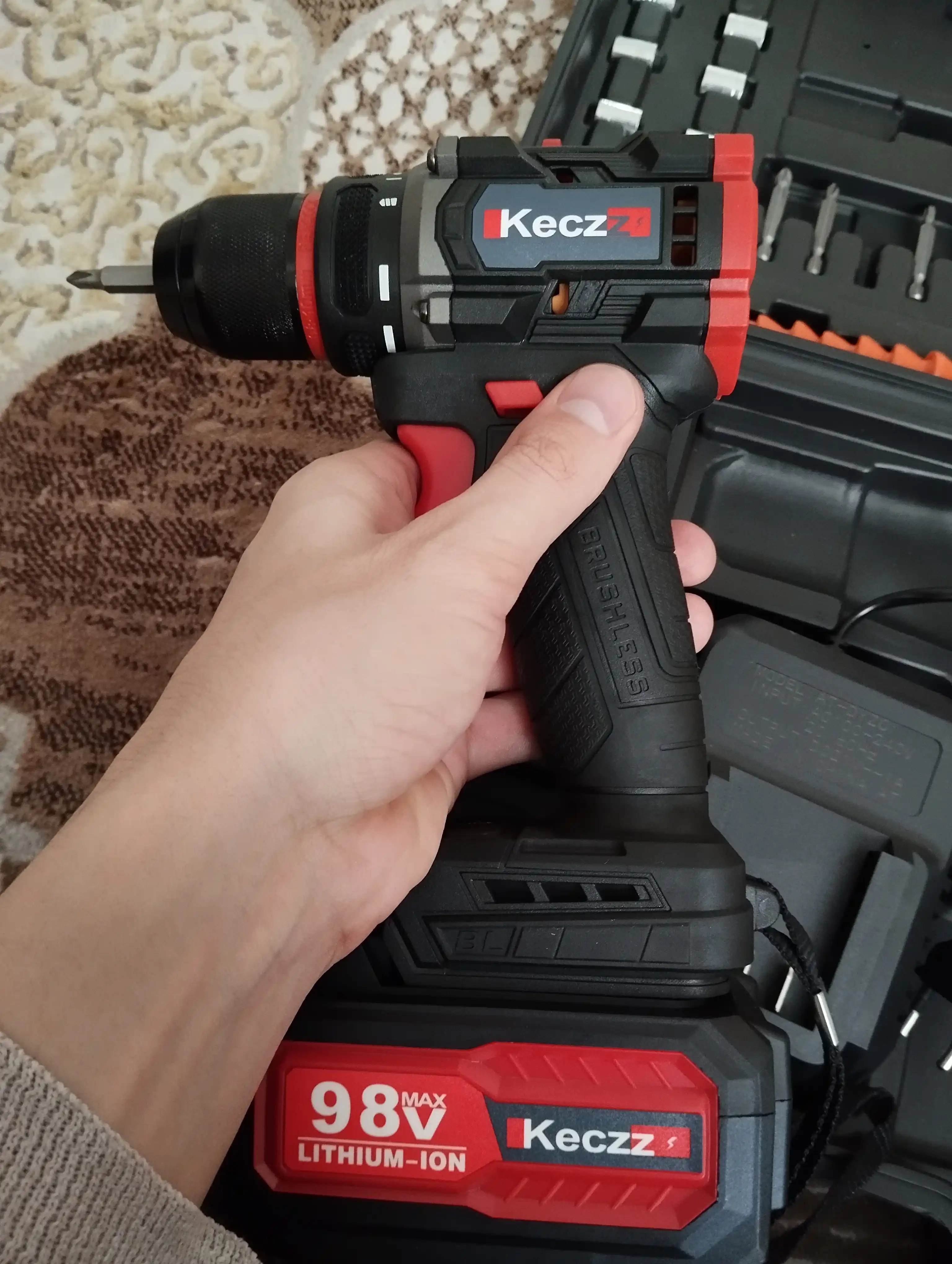 Akkumulyatorlik drel shurup buragich Keczz 18/48/98 V, cho'tkasiz, 24 ta buyumli to'lpam