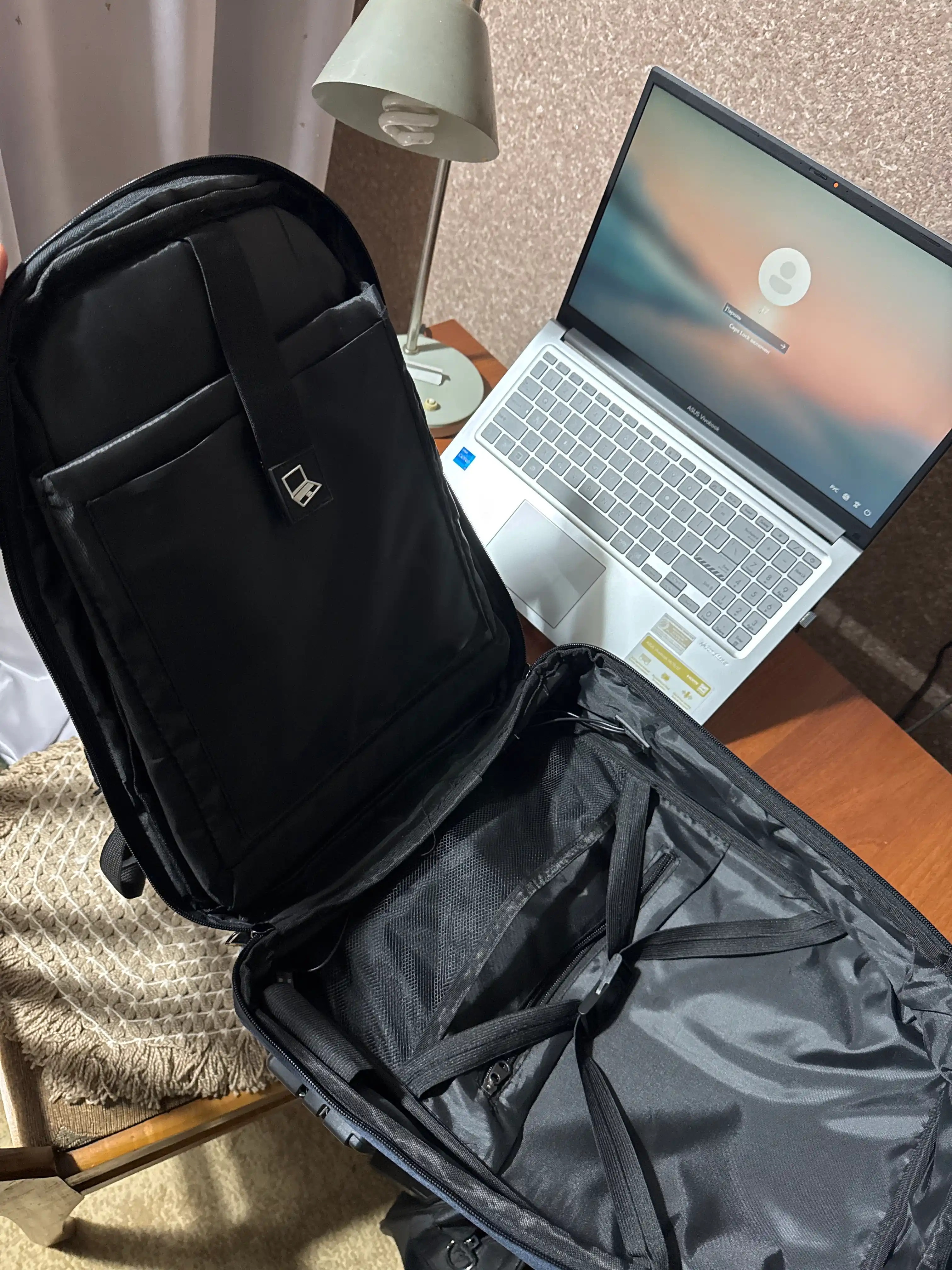 Noutbuk, maktab, ish, kodli qulf va USB quvvatlash uchun ko‘p funksiyali ryukzak