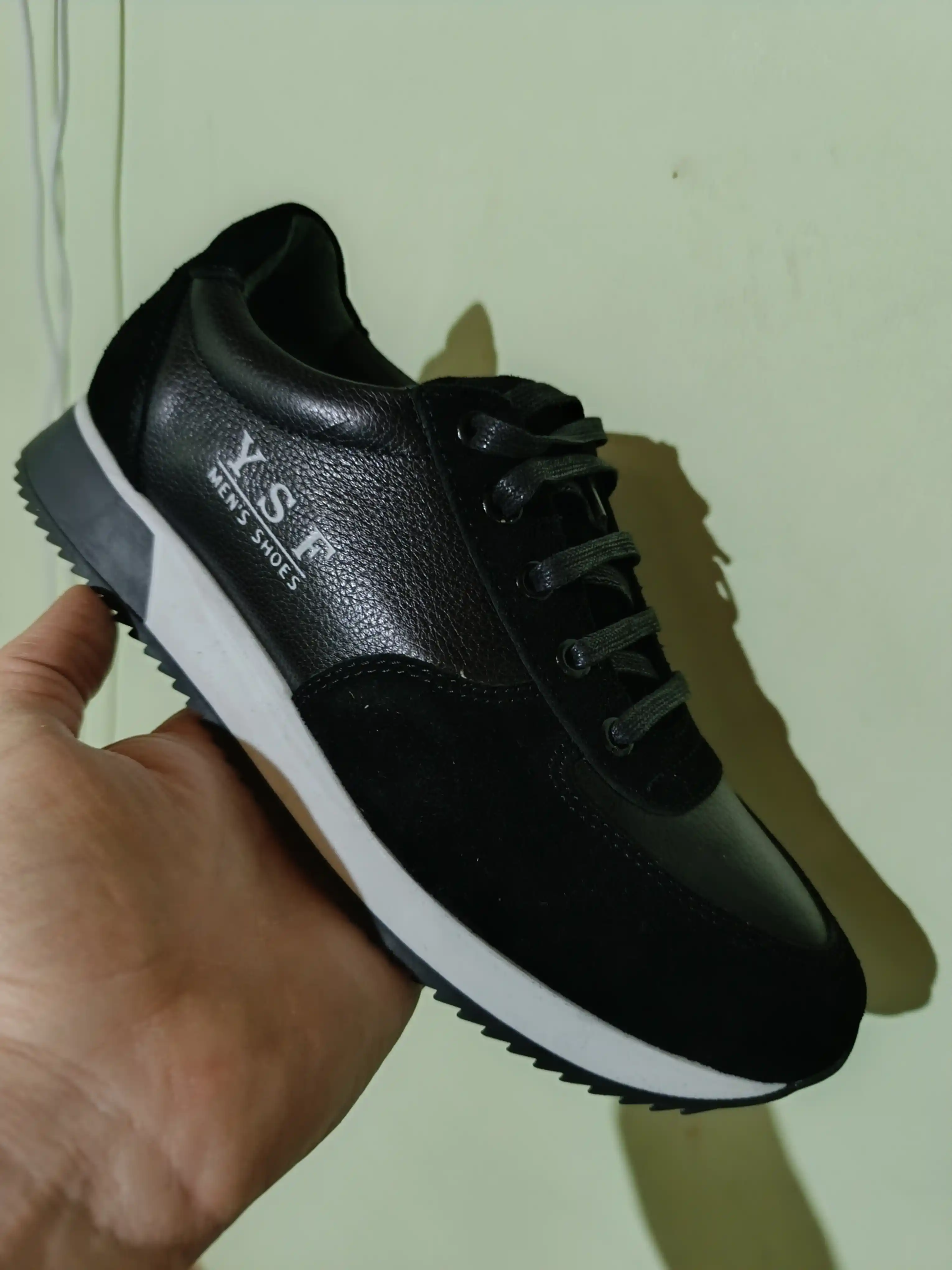 Erkaklar uchun Premium Black charm krossovkalar – tabiiy charm va zamsha, qulay taglik