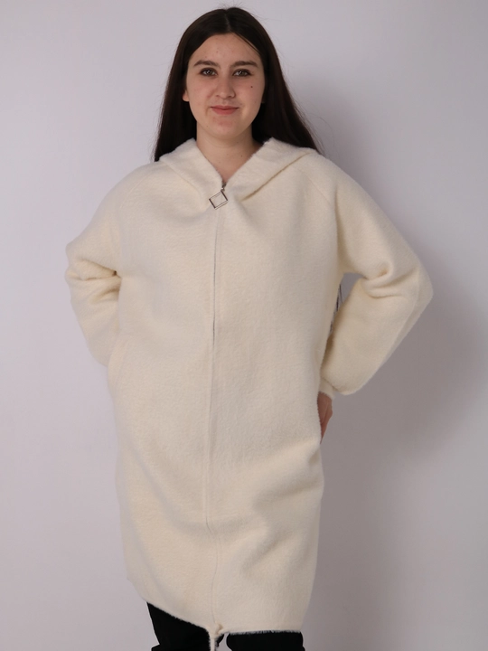 Ayollar uchun angora palto