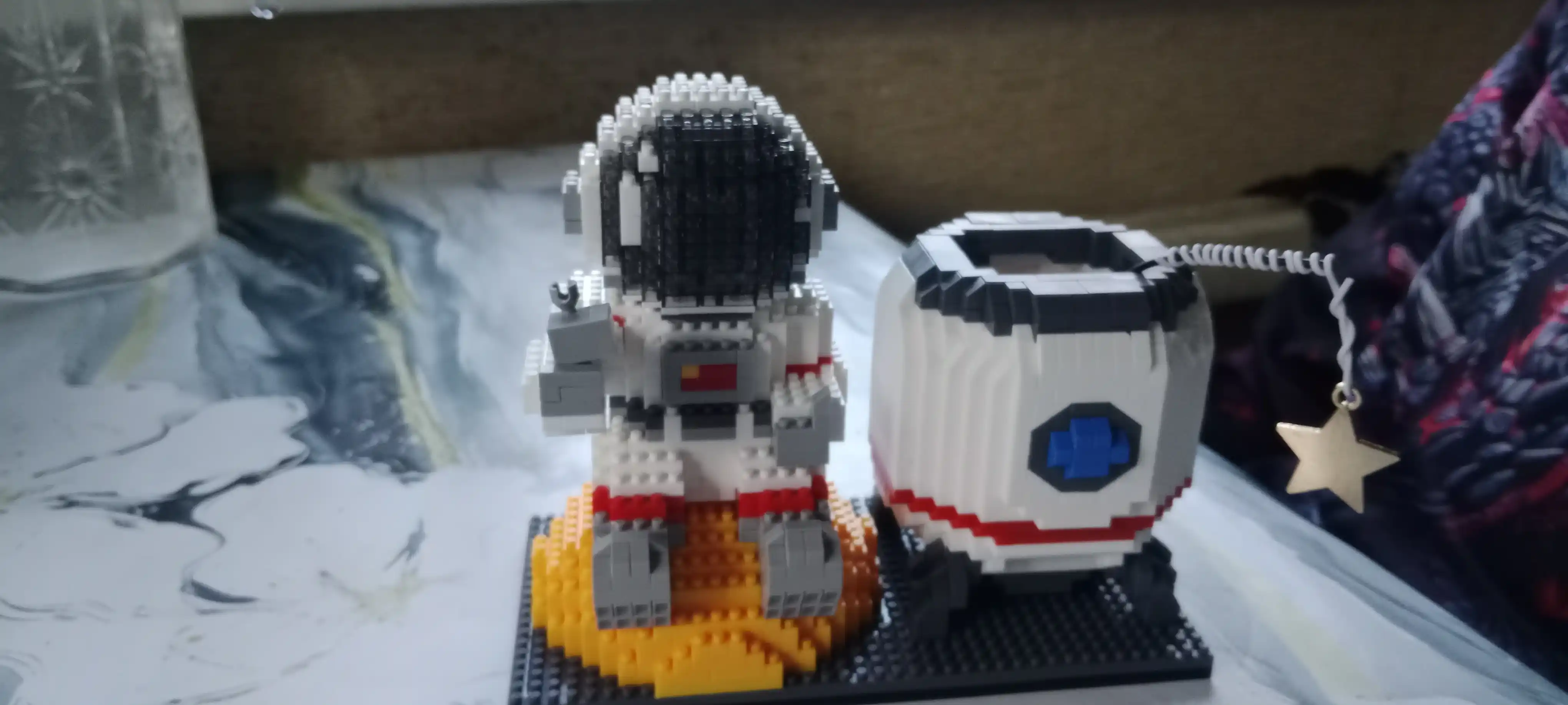 Yoritgichli 3D kosmonavt 3 tasi 1 da rivojlantiruvchi konstruktor, Valli robot