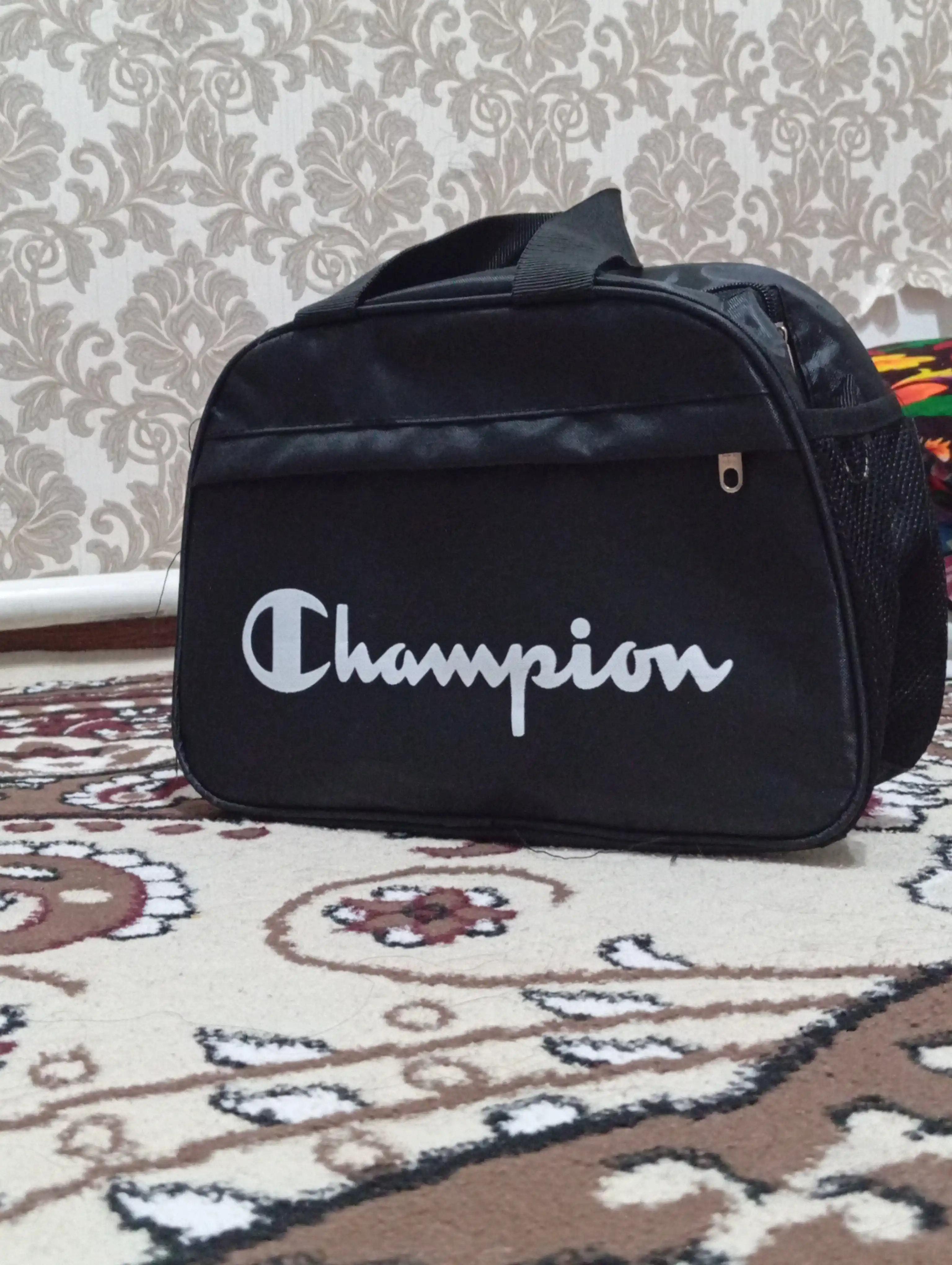 Turli sport turlari, sayohat va kundalik foydalanish uchun sport sumkasi