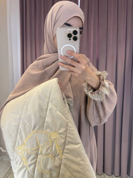 Abaya ko‘ylagi, himar, joynamoz, tasbeh, karobka va lentali sovg‘a to‘plami