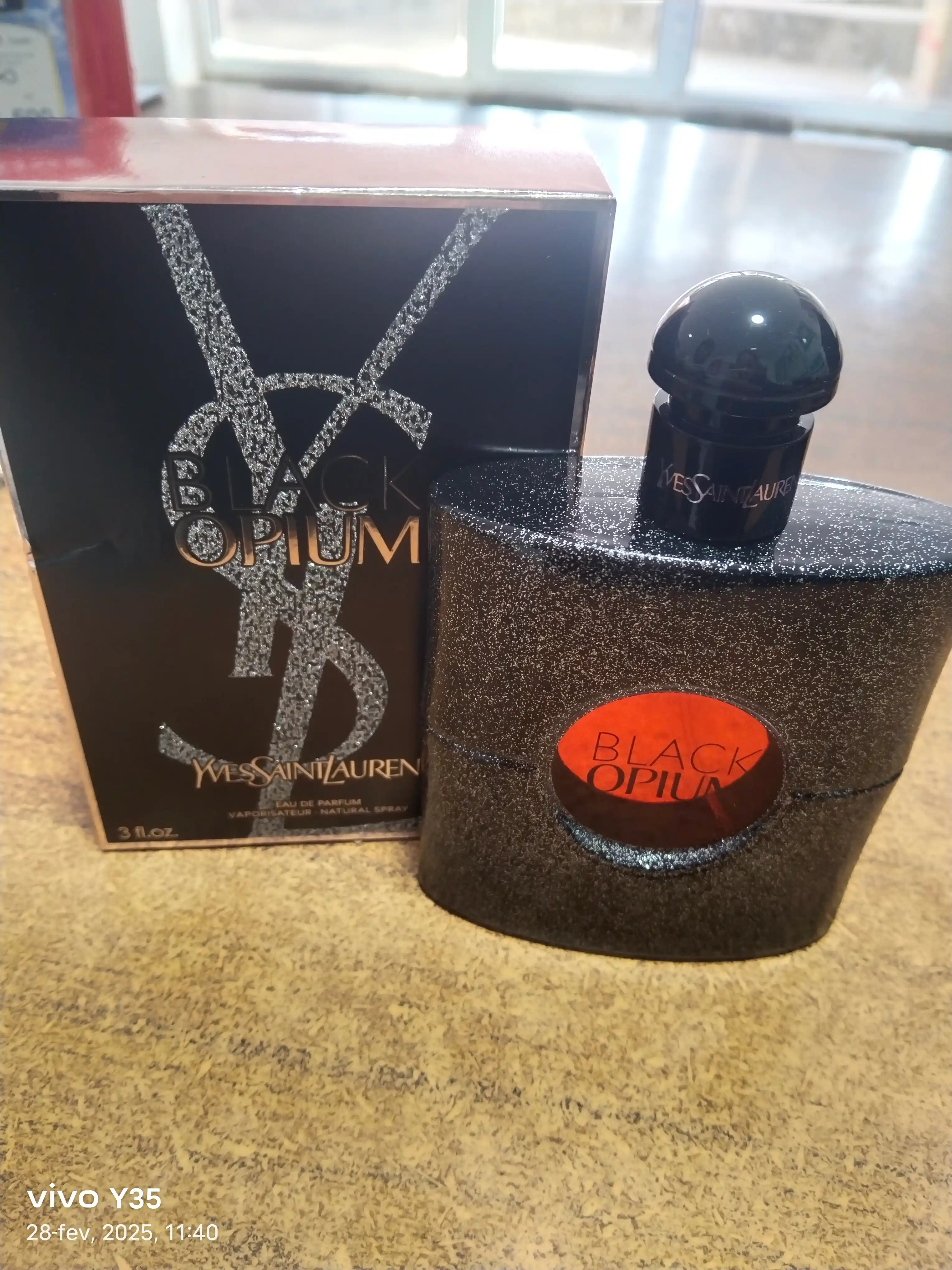 Ayollar parfyumeriyasi, Black Opium 90 ml