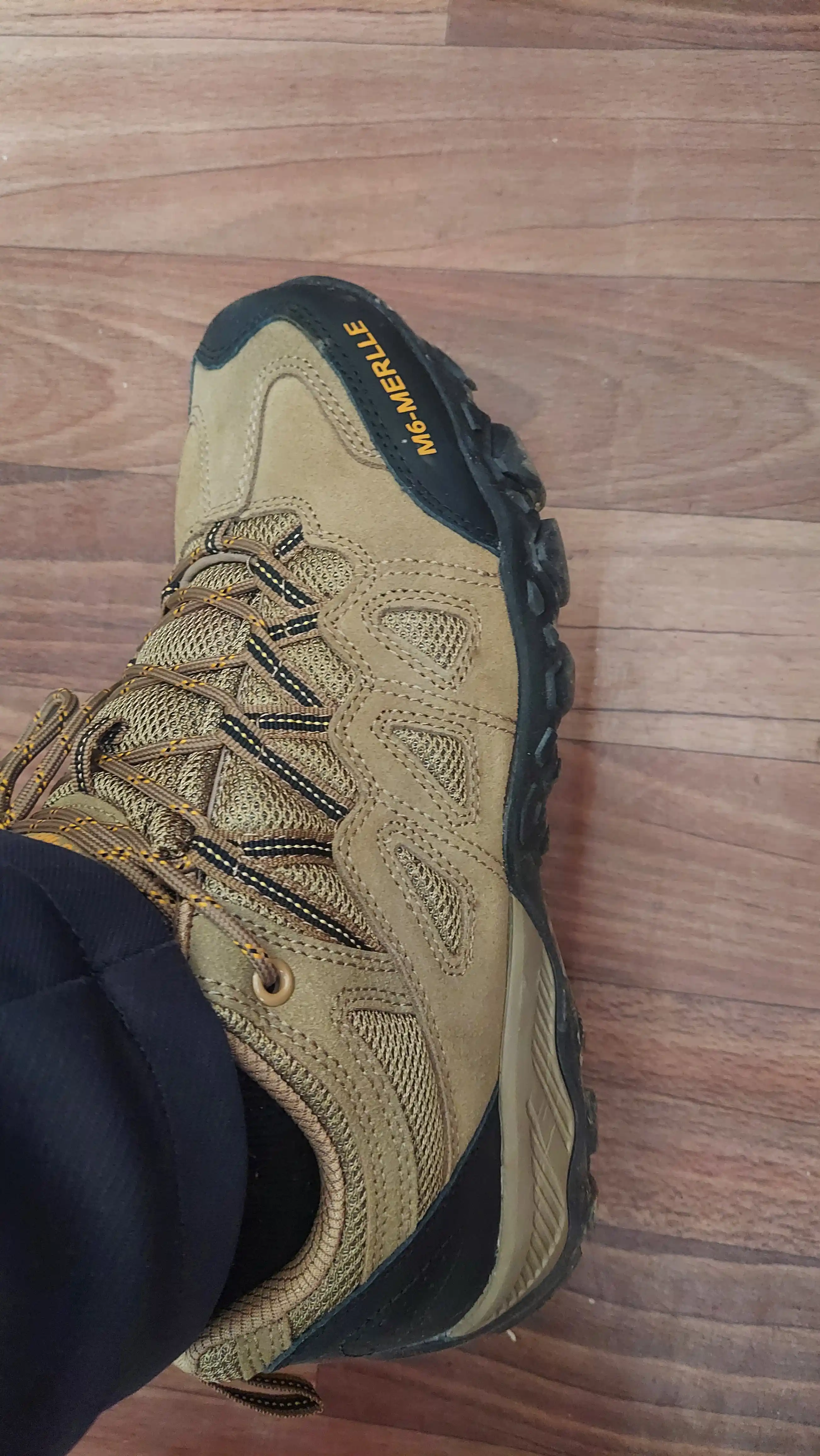 Sport va trekking krossovkalari