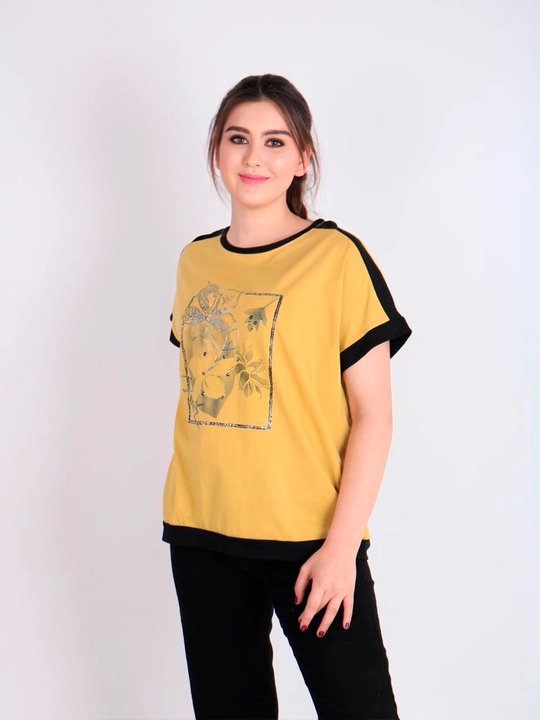 Azaly ayollar futbolkasi
