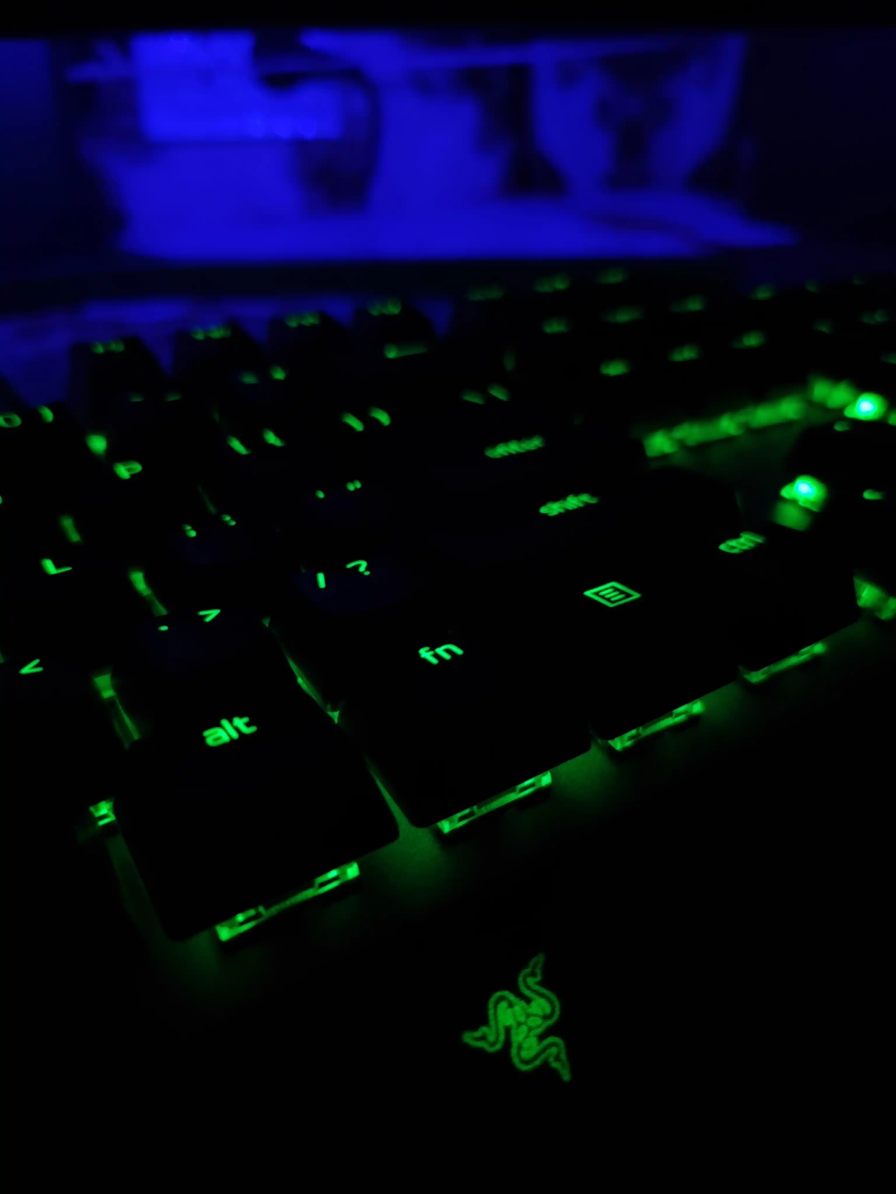 Simli oyin klaviaturasi Razer BlackWidow V3 RGB 108 kalitli RZ03-03542100-R3R1