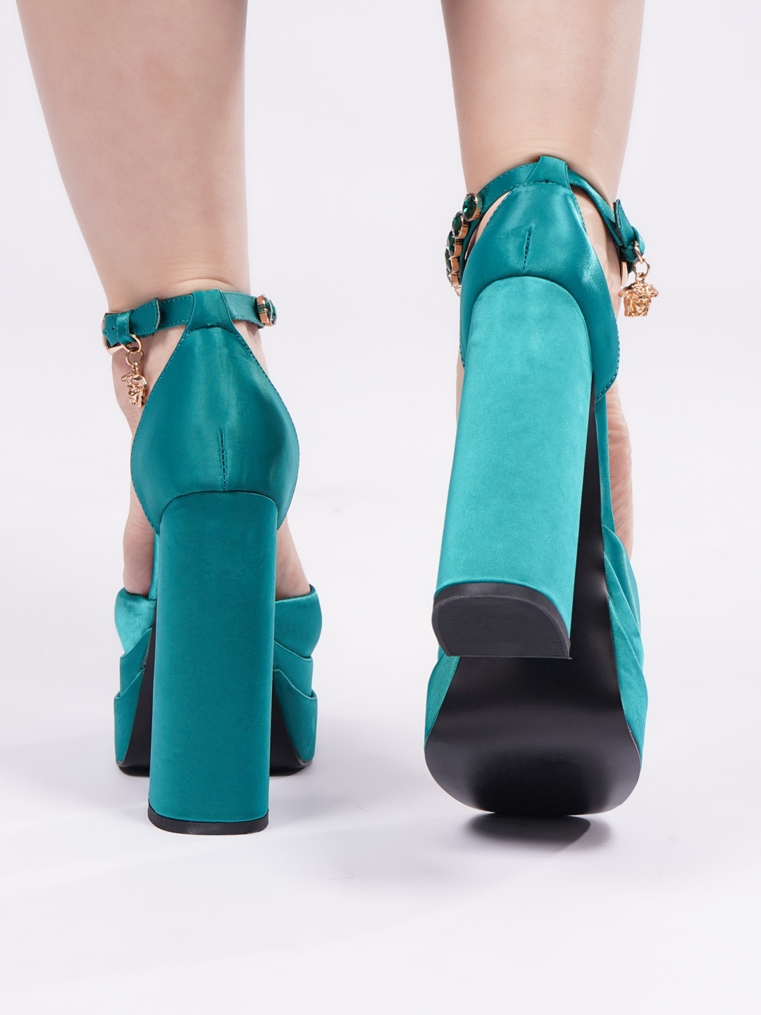 Tom Louis porno film Mogulistonda porno videolar