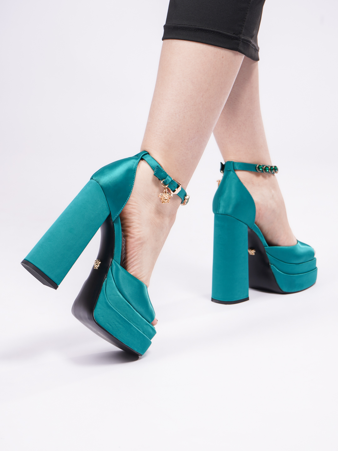 Ijtimoiy tarmoqlardagi qizlar, shaxsiy intim fotosuratlar Aravana porno