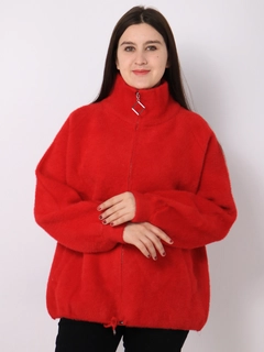 Красный