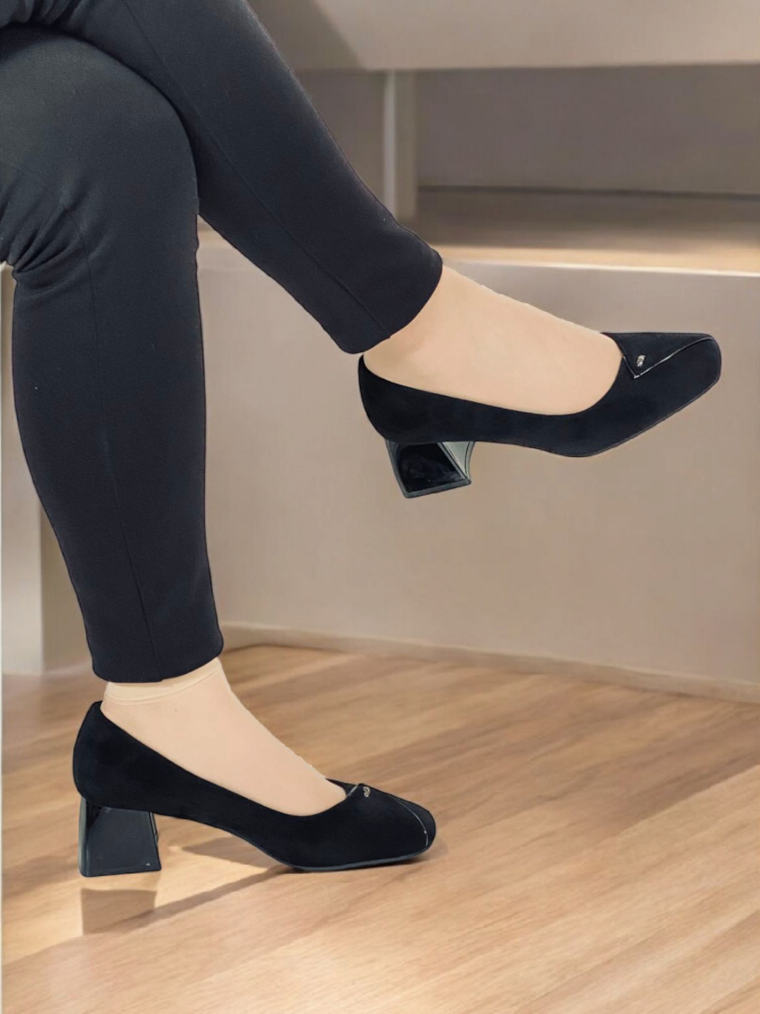 Toliq ayollar oyoqlarining fotosuratlari