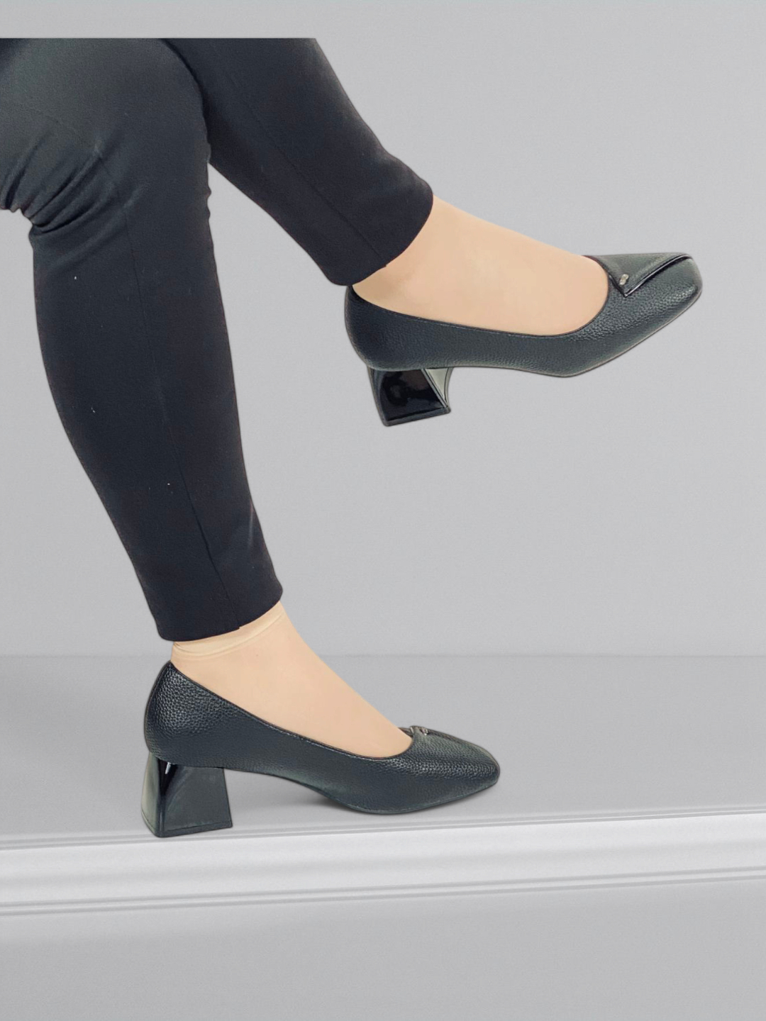 Toliq gozallik erotik massaj paytida juda kop boladi.