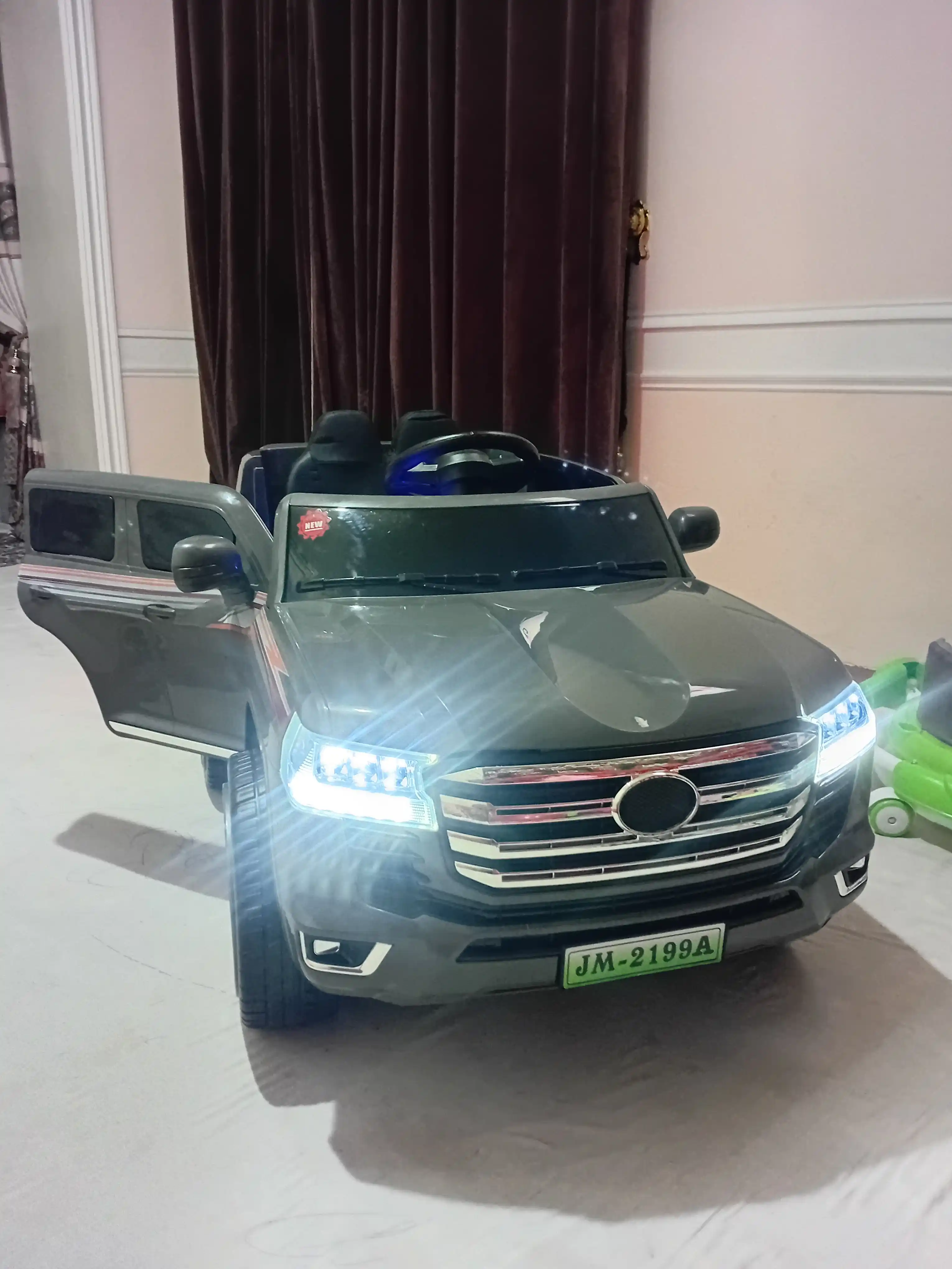 Детский электромобиль Toyota Land Cruiser 200, с пультом дистанционного управления