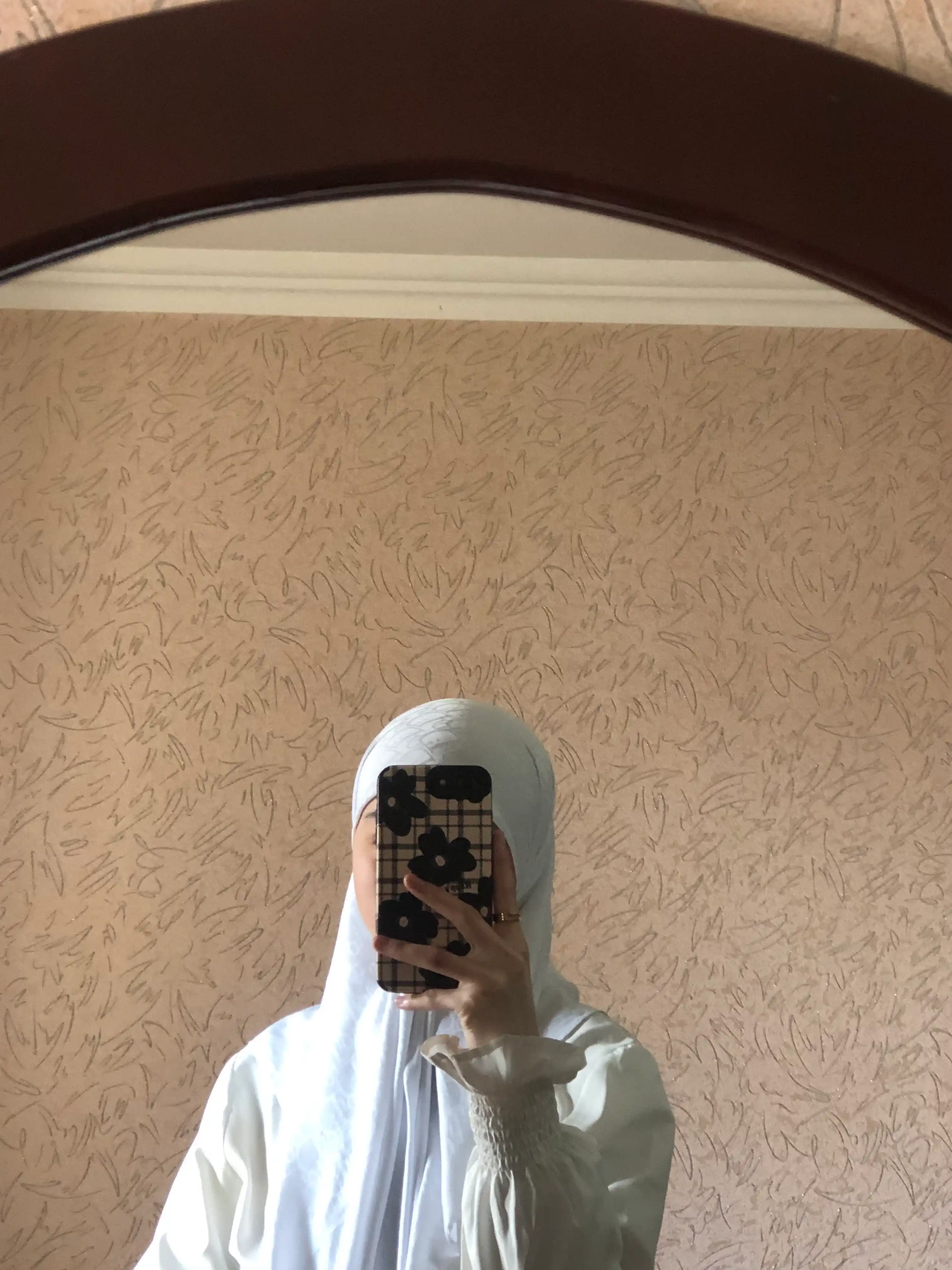 IPhone 11, 12, 13, 14, 15, 16, 17 Pro Max uchun silikon chexol — himoyalovchi chezol