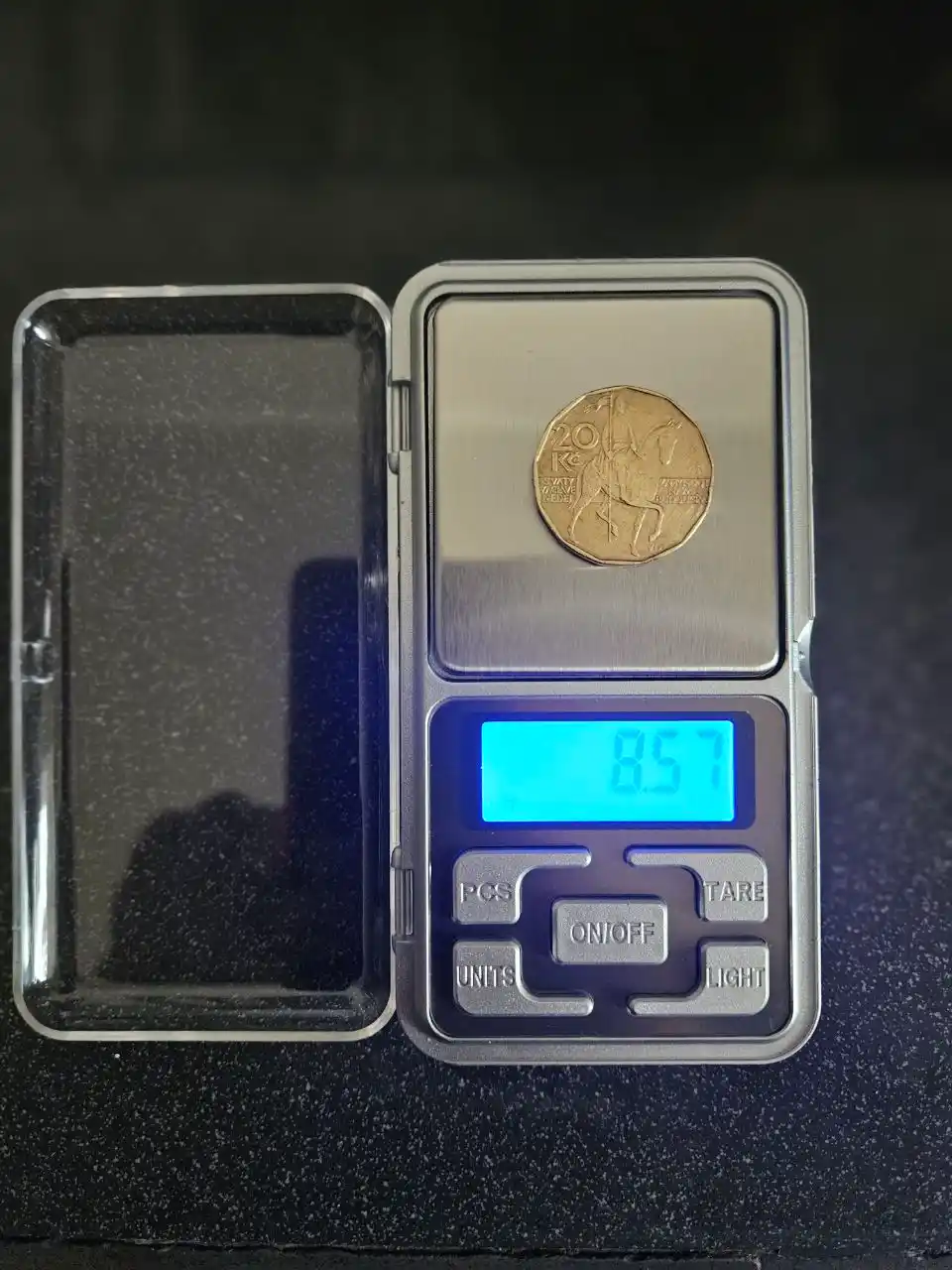 Elektron zargarlik tarozilari, batareyalar bilan, 200 g