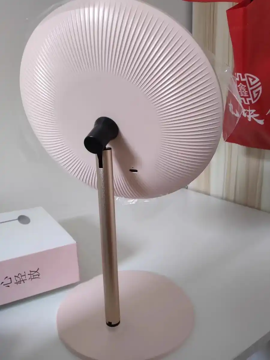 Yoritgichli kosmetik oyna, stol uchun, bo'yanish uchun, USB zaryadlash bilan