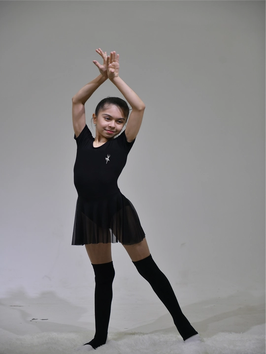 FandSdan trenirovka uchun kostyumi, raqs va badiiy gimnastika uchun
