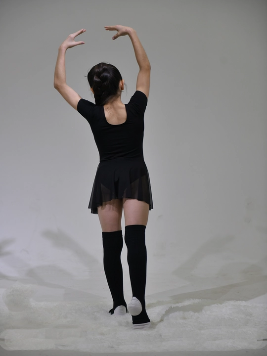 FandSdan trenirovka uchun kostyumi, raqs va badiiy gimnastika uchun