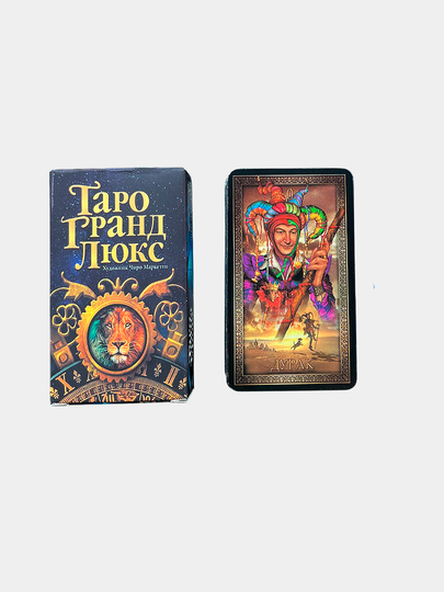 Leggingdagi yalangoch qizning fotosurati