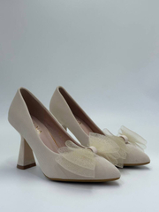 Qizlar baland va ahmoq.