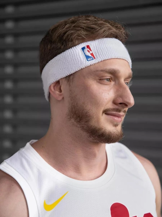 Bosh tasmasi ko'p qirrali, sport, basketbol, futbol, yugurish uchun