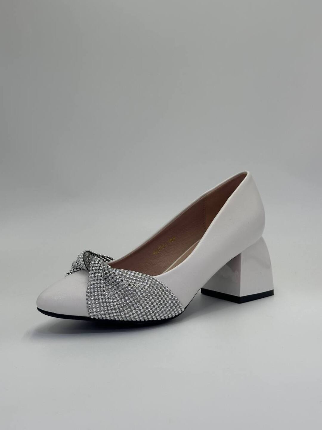 Erining oldida mast xotinni sikish (ruscha)